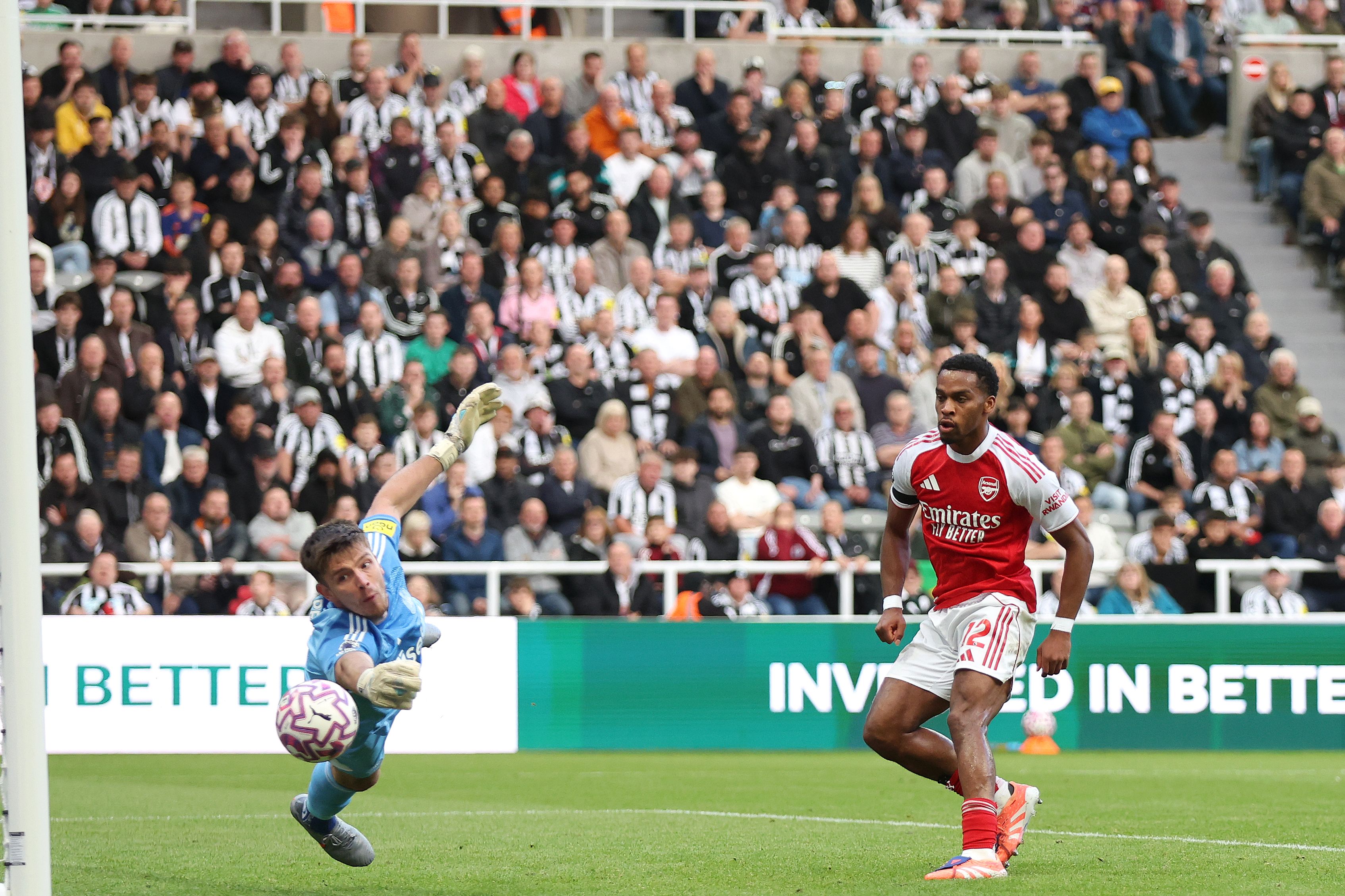 Newcastle United v Arsenal - Premier League