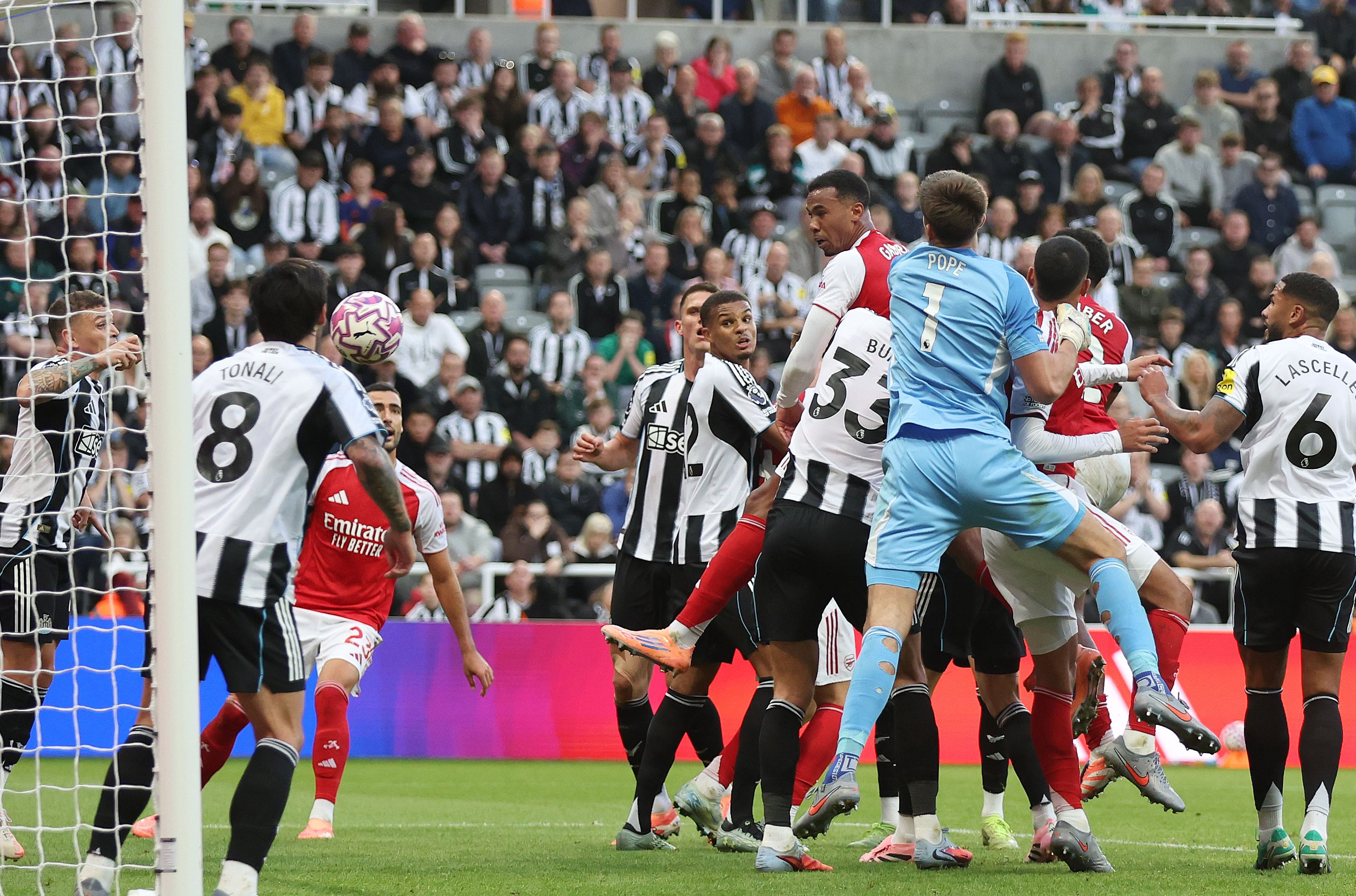 Newcastle United v Arsenal - Premier League