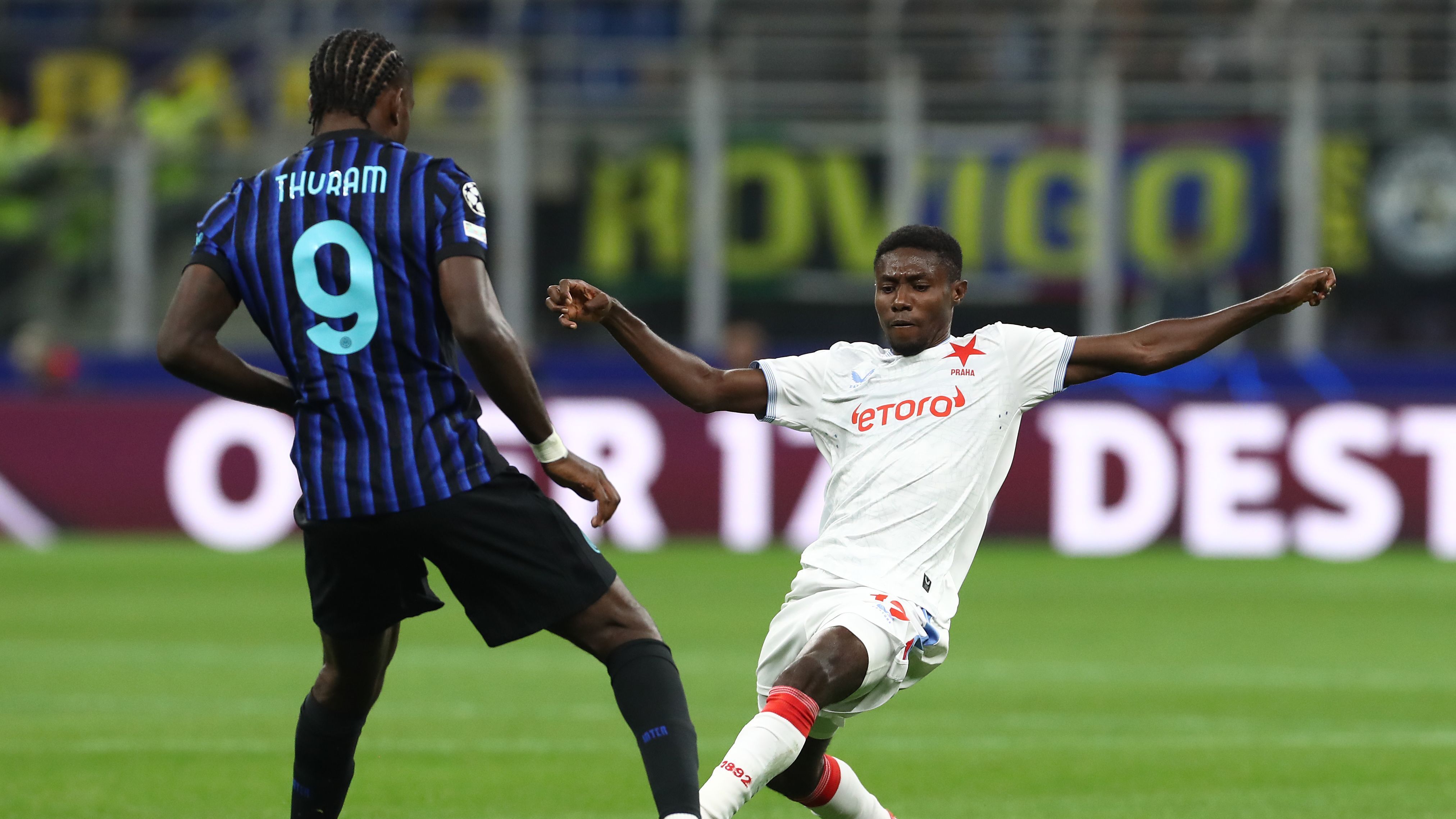 Inter Milan vs Slavia Prague 欧冠 照片