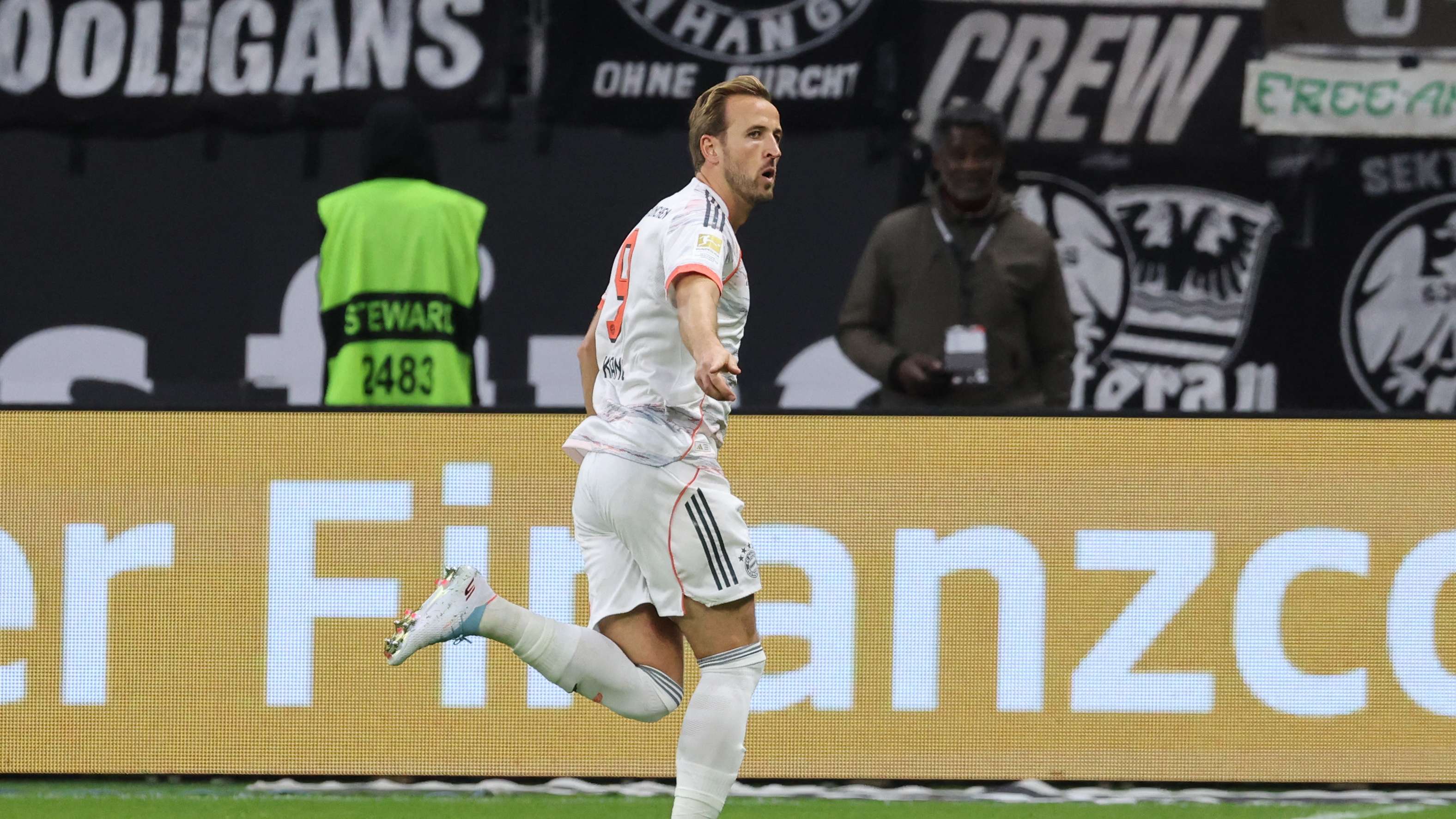 FBL-GER-BUNDESLIGA-FRANKFURT-BAYERN MUNICH