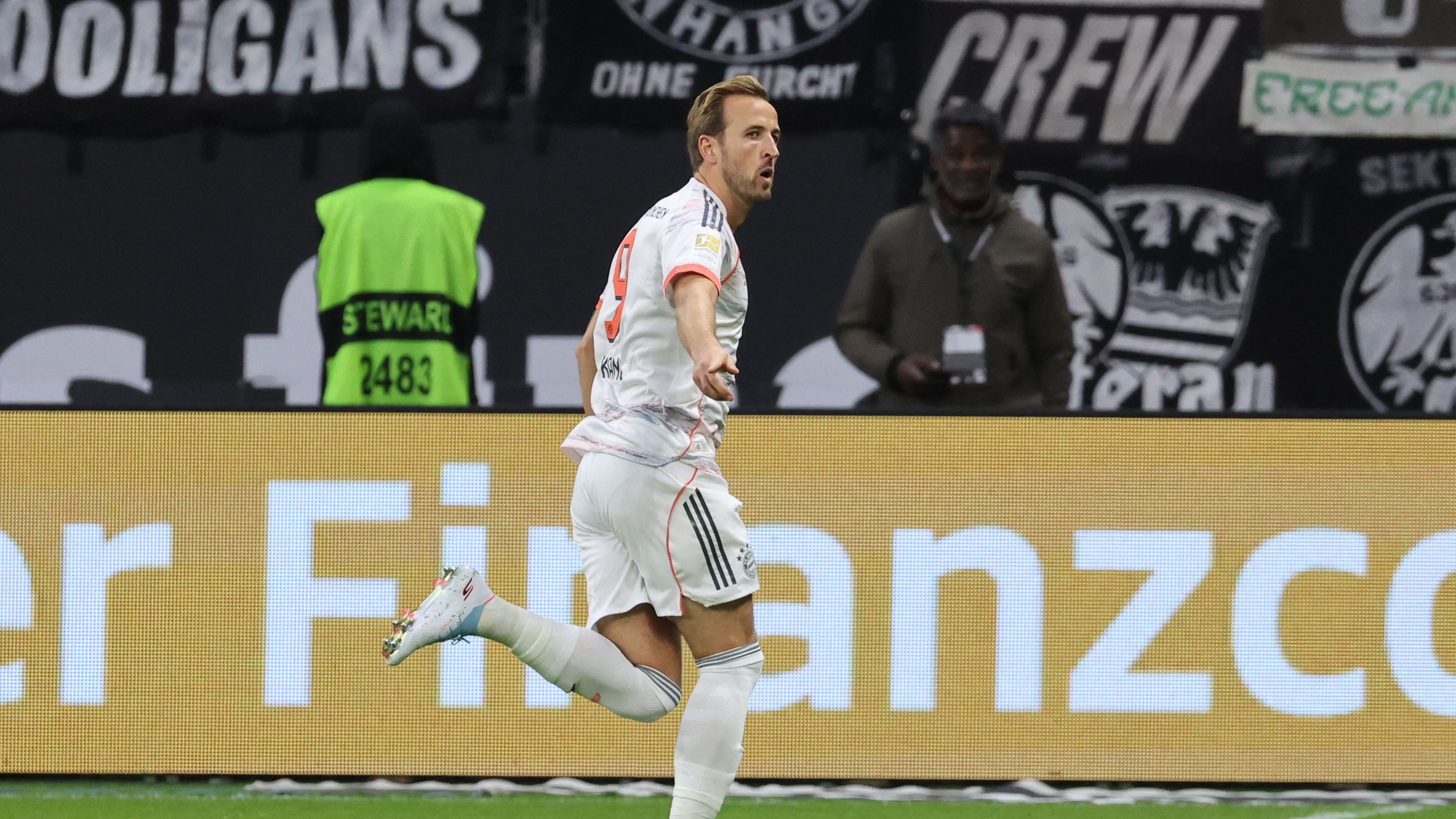 FBL-GER-BUNDESLIGA-FRANKFURT-BAYERN MUNICH