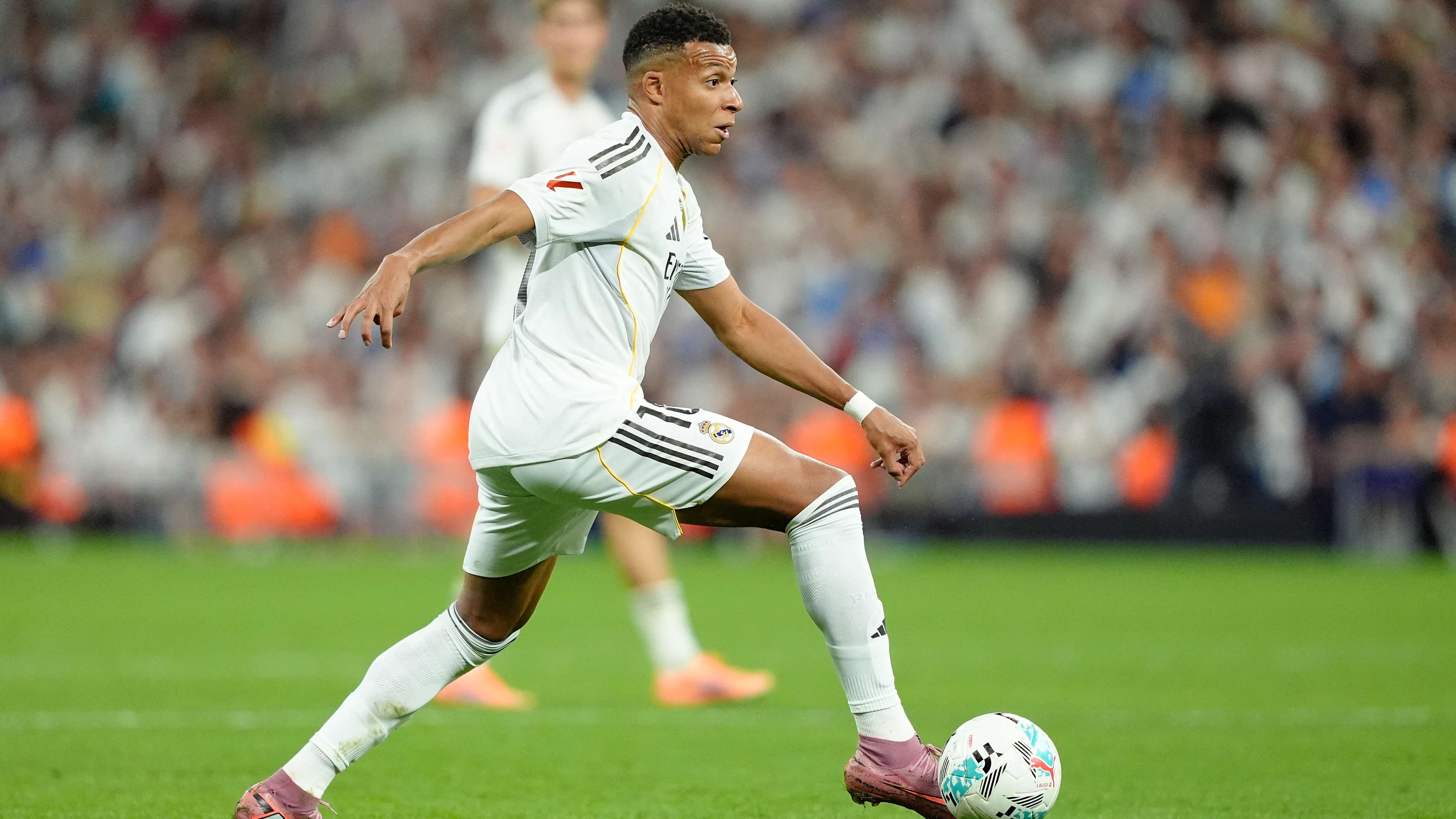 Real-Madrid-CF-v-Villarreal-CF-LaLiga-EA-Sports