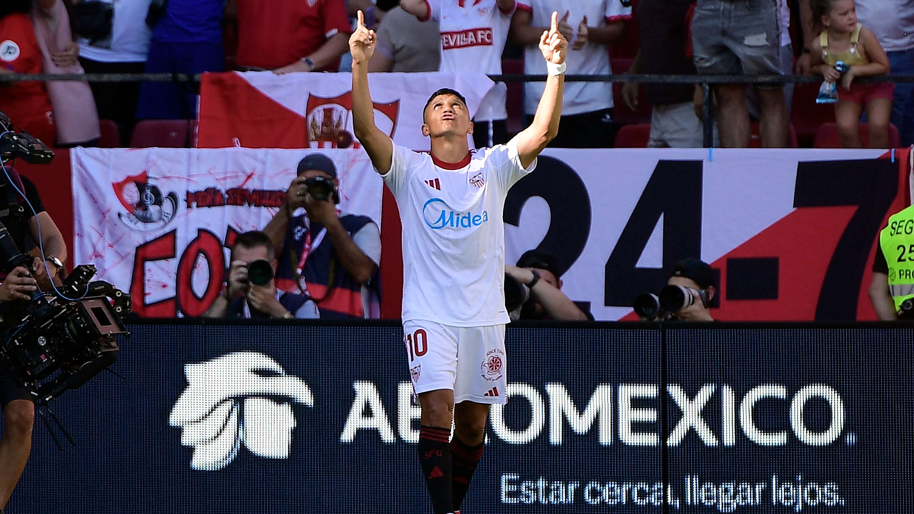 FBL-ESP-LIGA-SEVILLA-BARCELONA