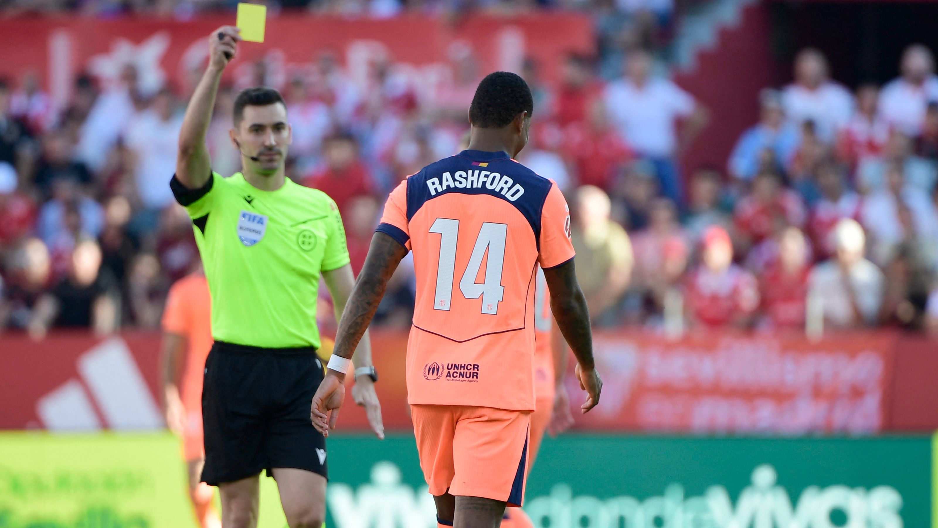 Sevilla vs Barcelona penal polémico LaLiga 2025