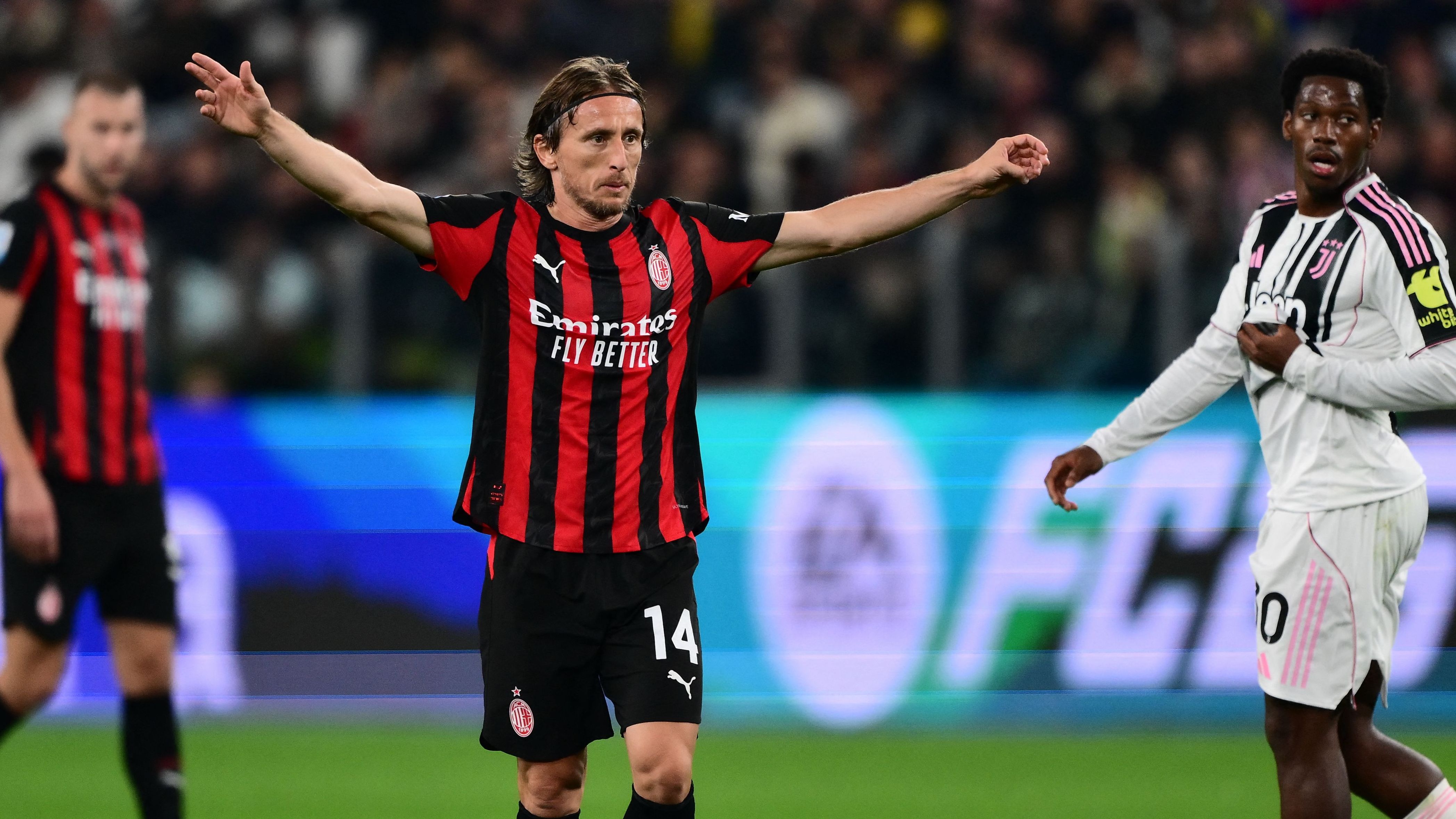 莫德里奇 尤文图斯 米兰 对决 0-0 照片