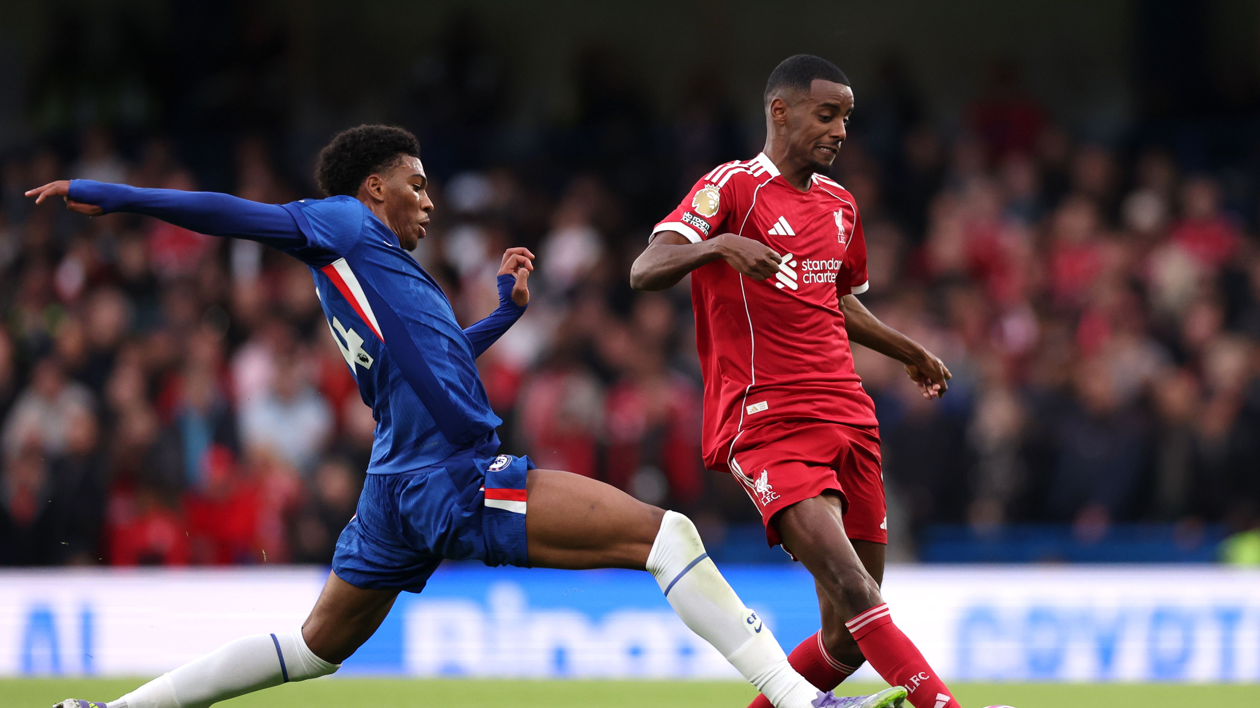 موعد مباراة ليفربول وتشيلسي في الدوري الإنجليزي 2025-2026 .. والقنوات الناقلة