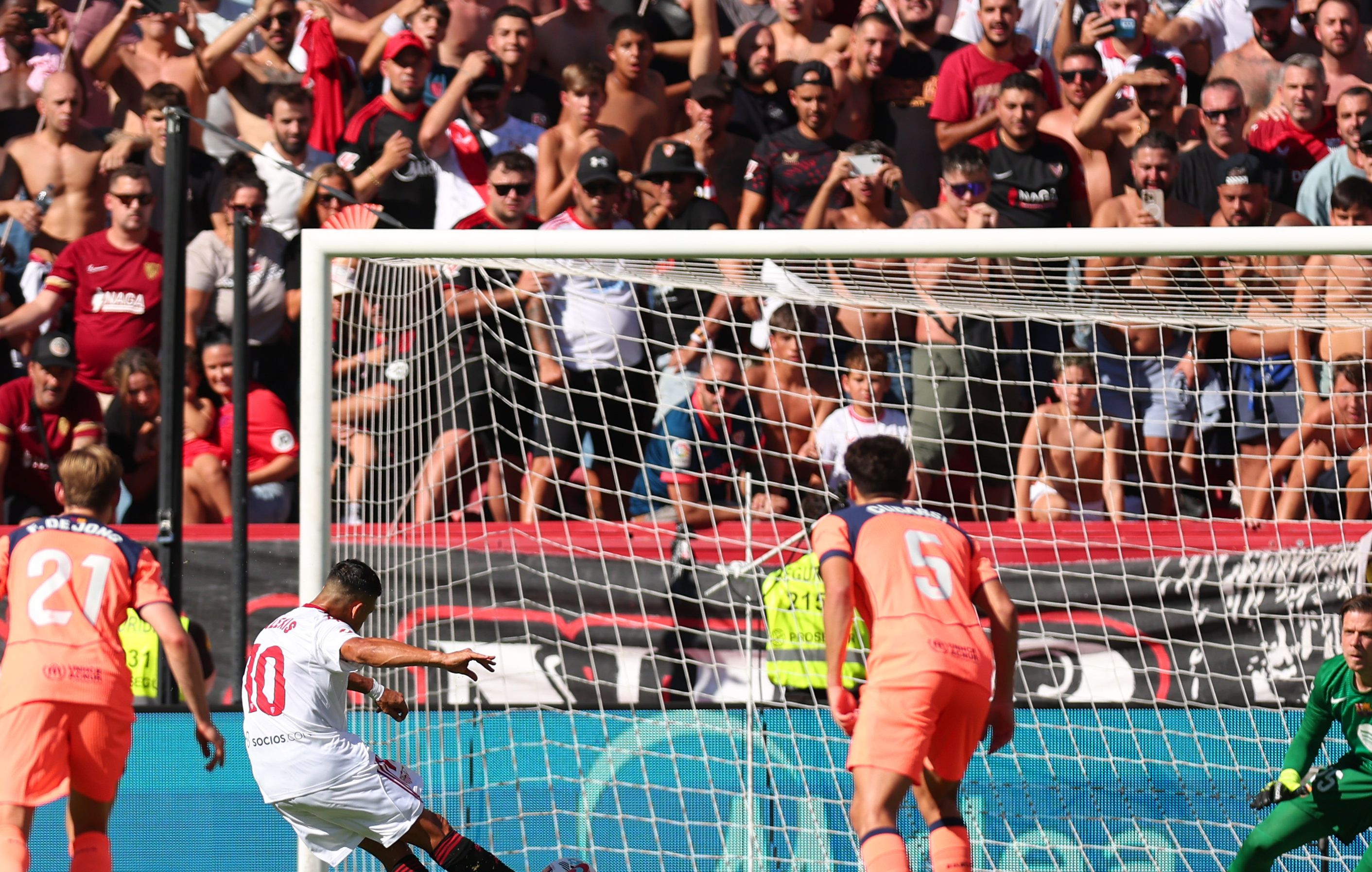 Sevilla FC v FC Barcelona - LaLiga EA Sports