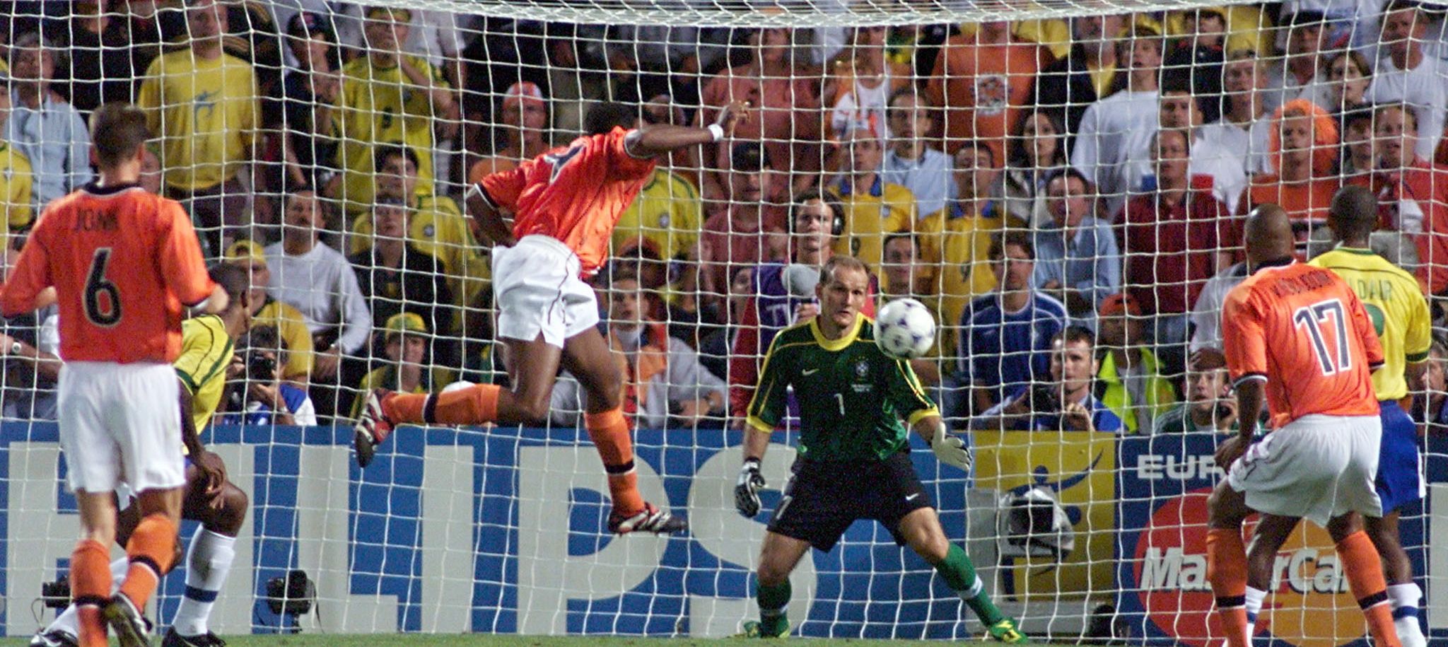 CUP-FR98-BRA-NED KLUIVERT-GOAL