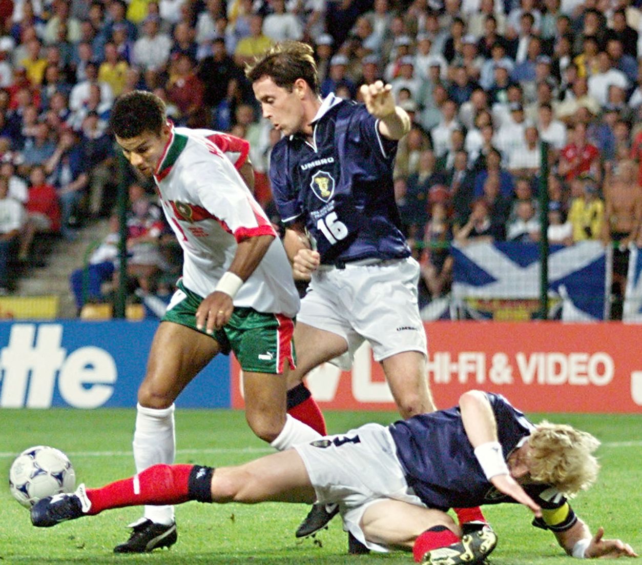CUP-FR98-SCO-MOR-ACTION