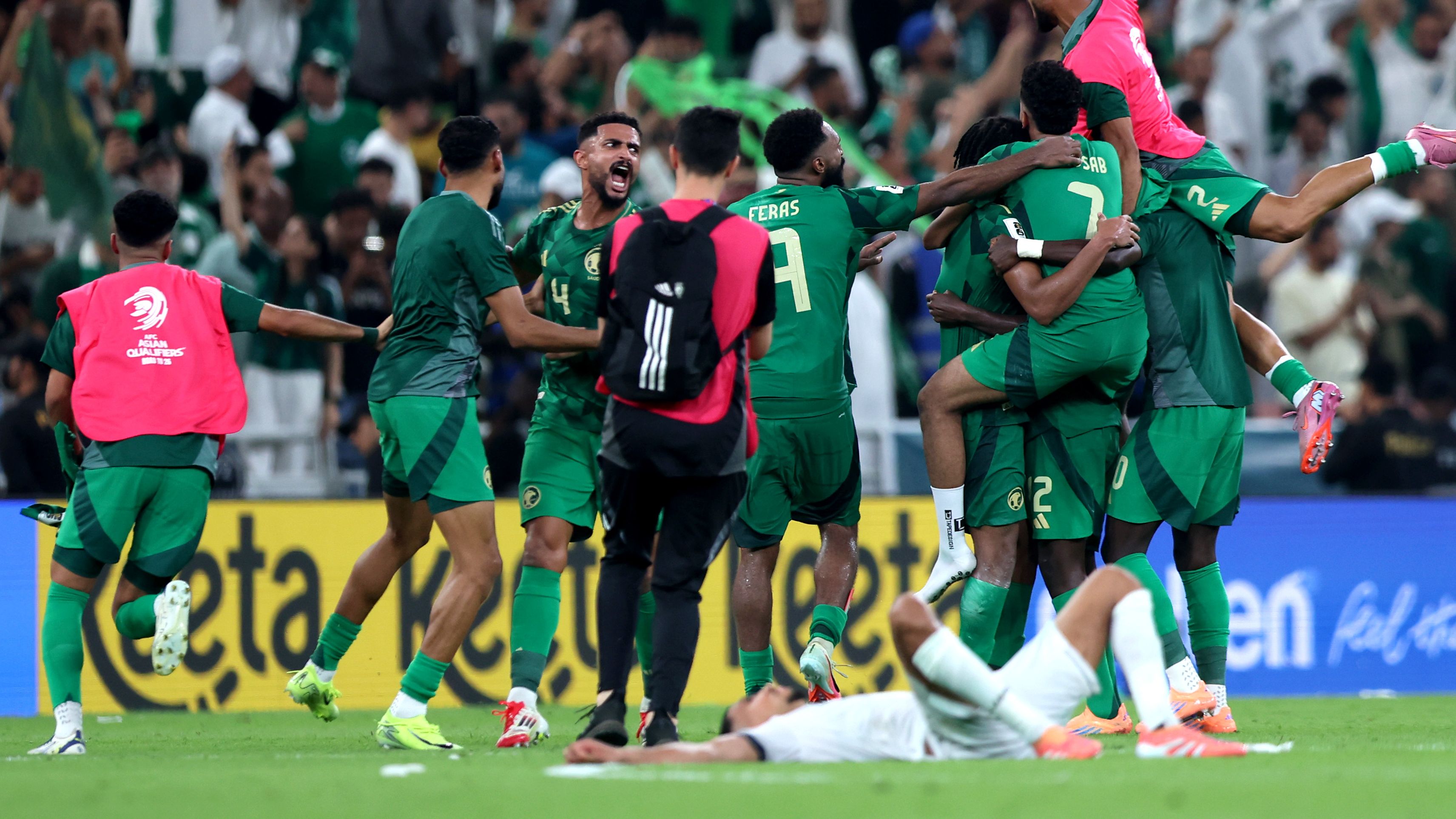 المنتخب السعودي بالعلامة الكاملة.. هزم العراق بثنائية وأقصاه من خليجي 27