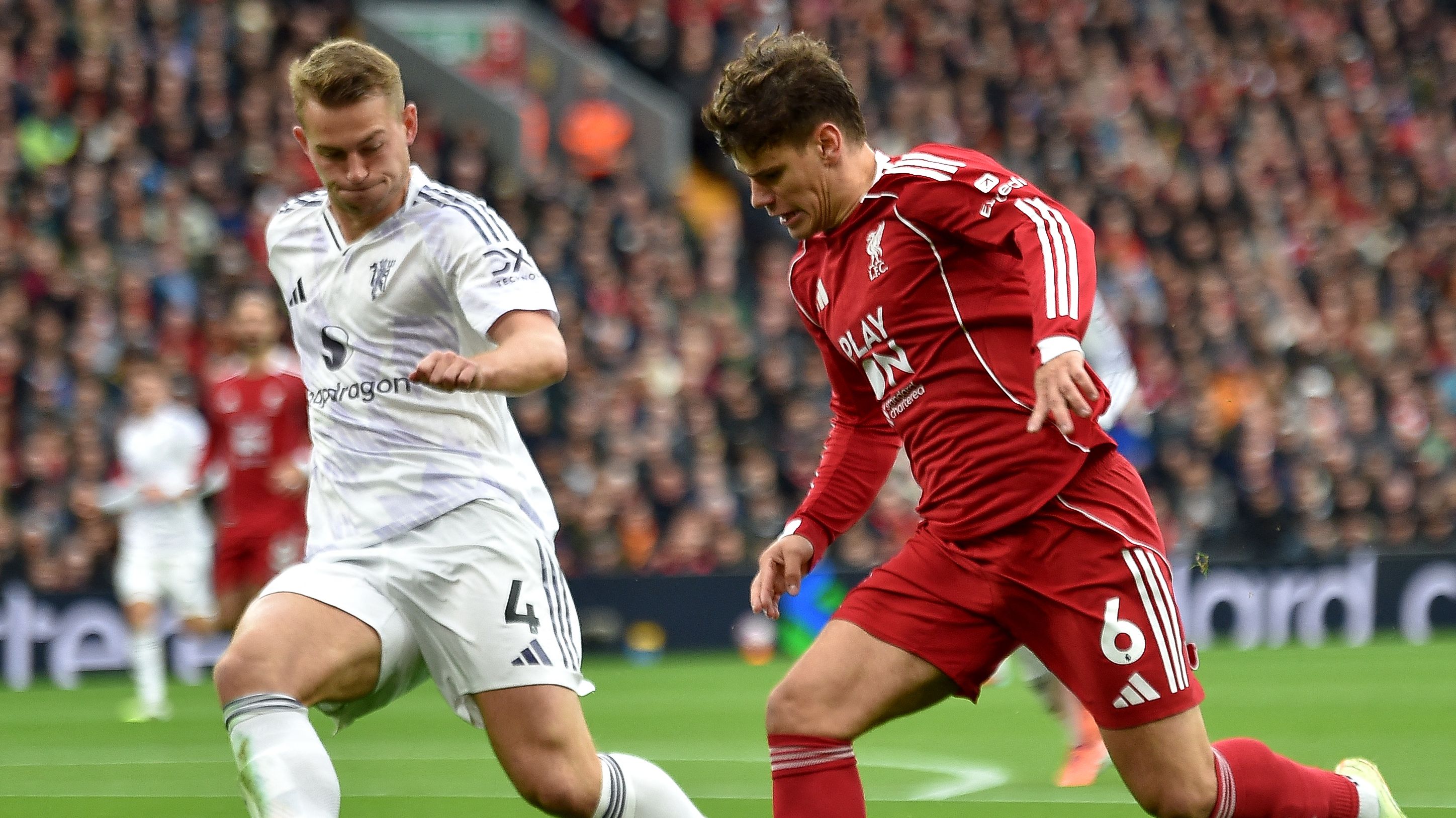 FBL-ENG-PR-LIVERPOOL-MAN UTD