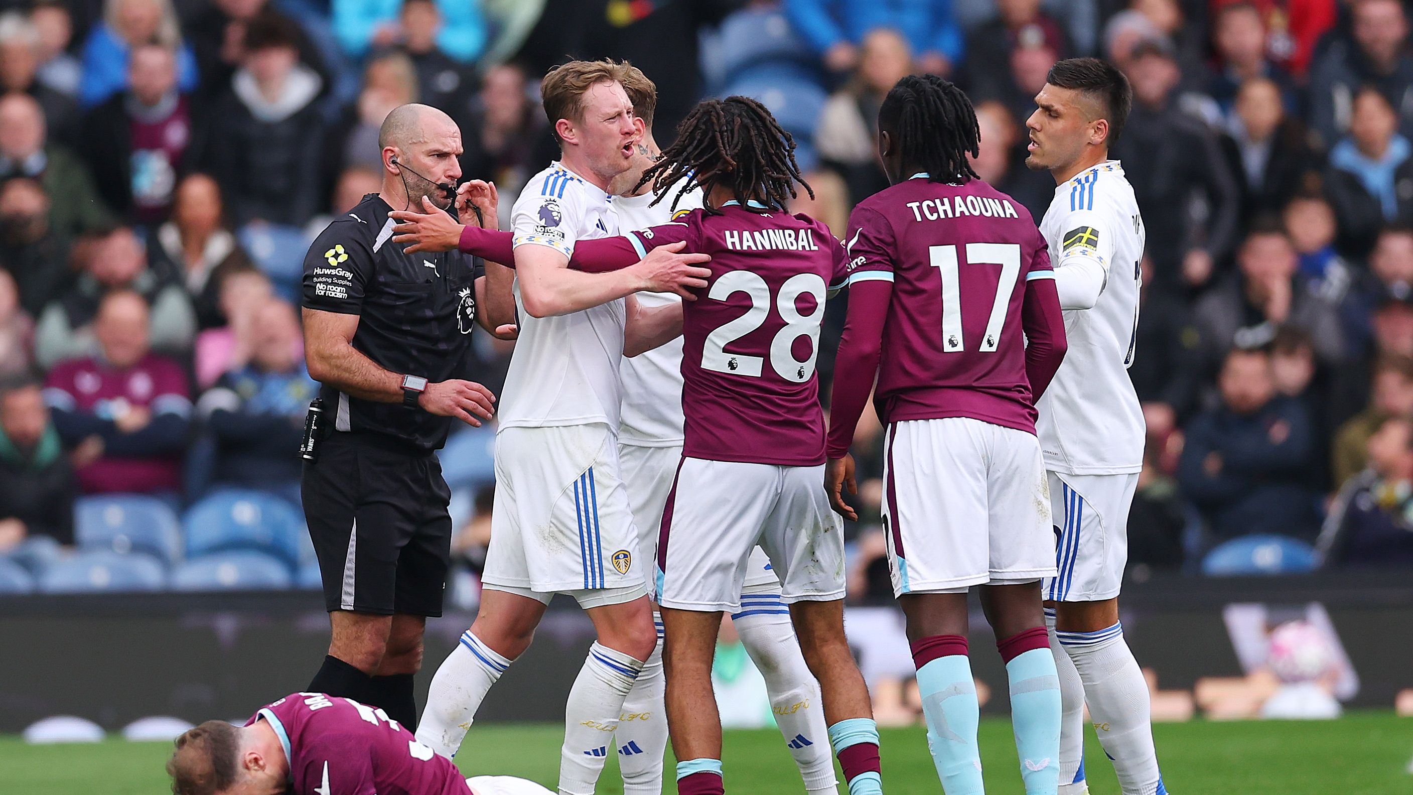 Burnley v Leeds United - Premier League