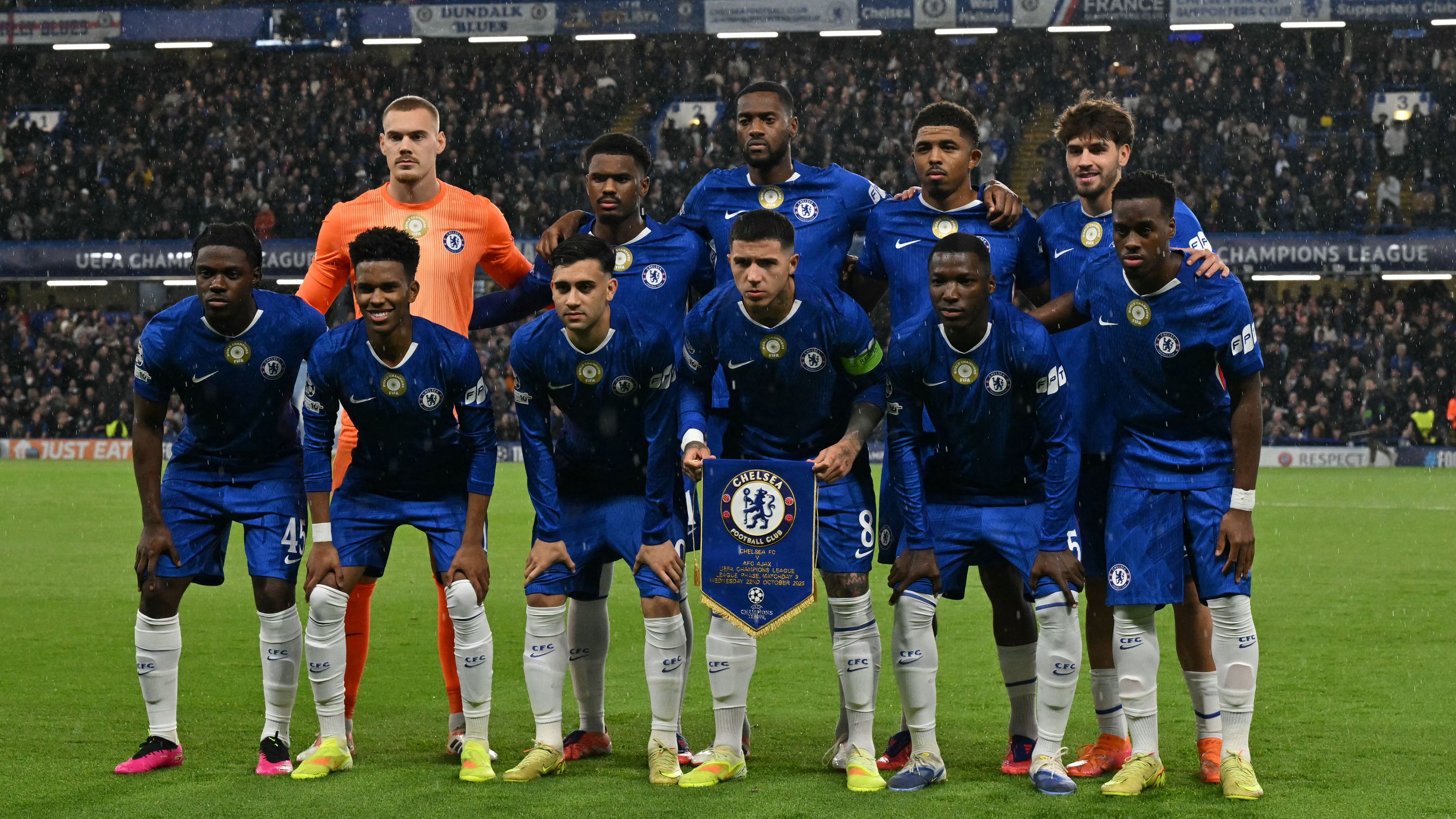 FBL-EUR-C1-CHELSEA-AJAX