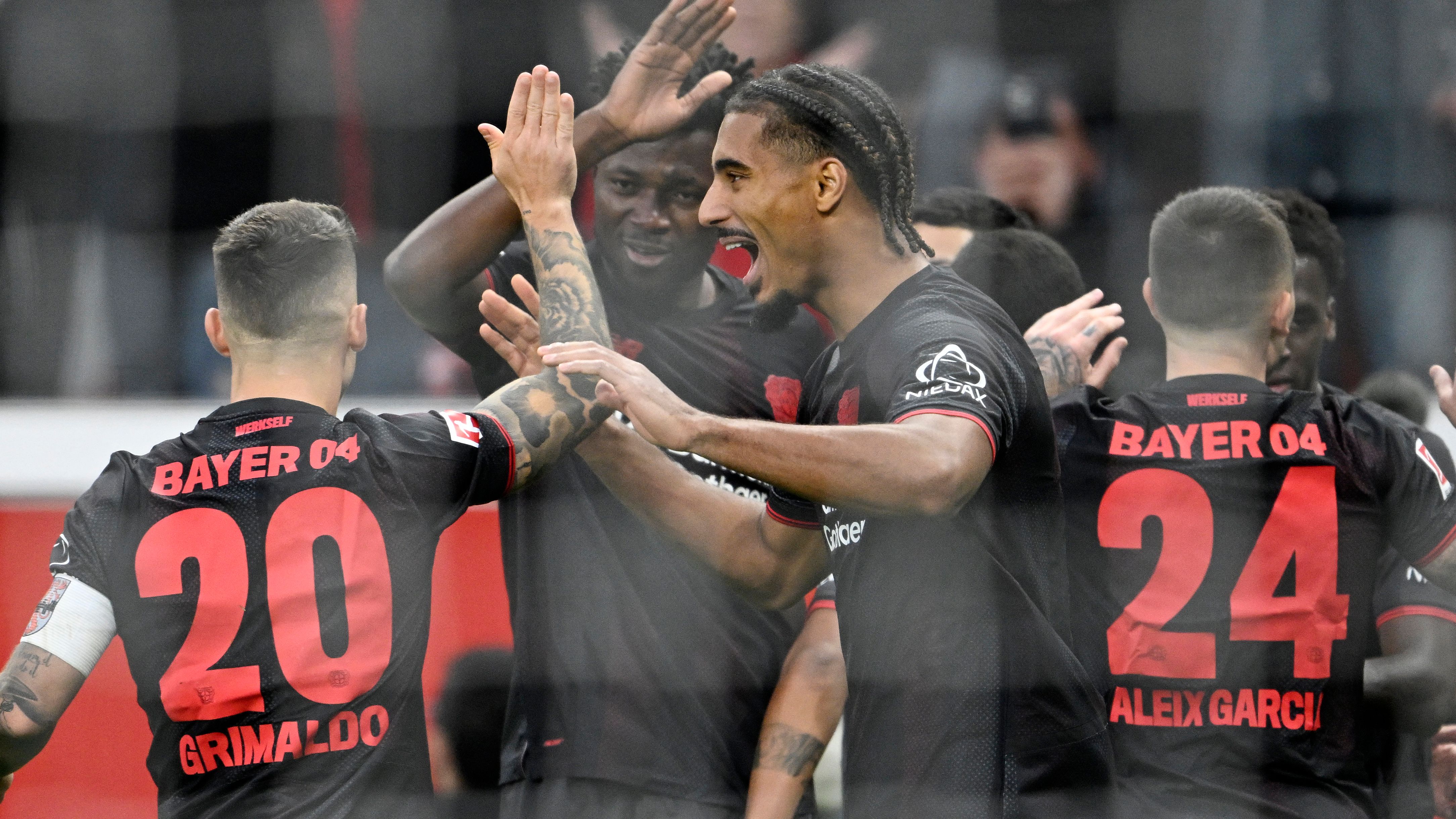 FBL-GER-BUNDESLIGA-LEVERKUSEN-FREIBURG