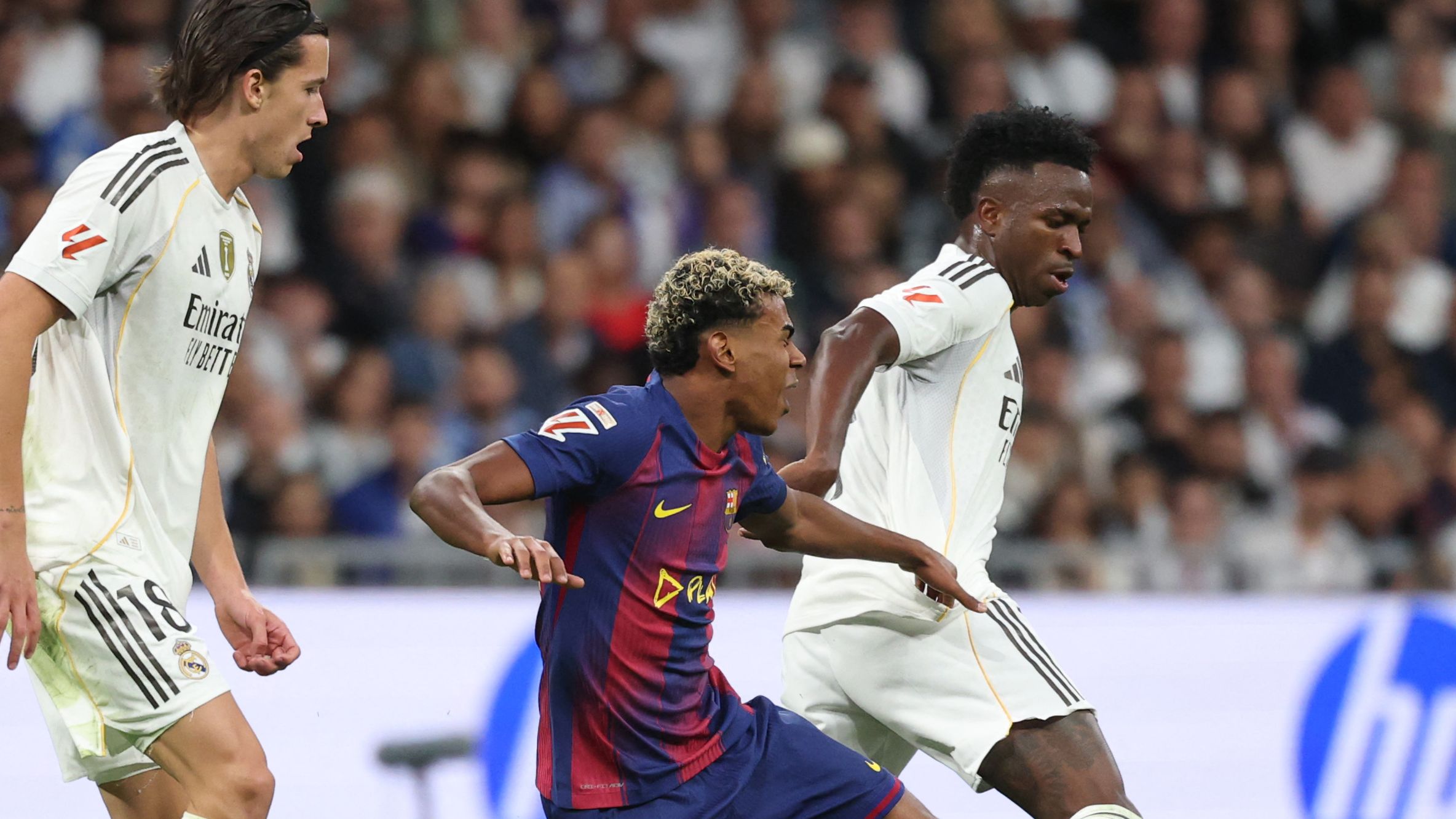 TOPSHOT-FBL-ESP-LIGA-REAL MADRID-BARCELONA