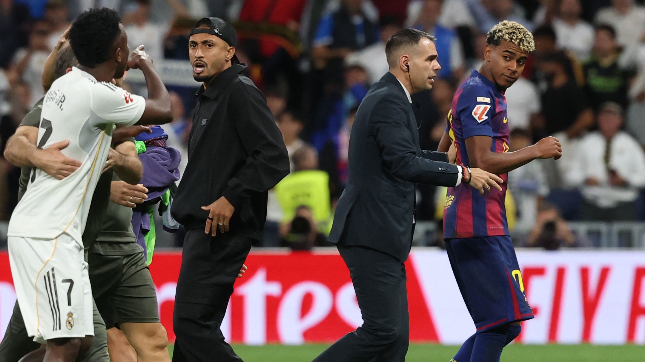 TOPSHOT-FBL-ESP-LIGA-REAL MADRID-BARCELONA