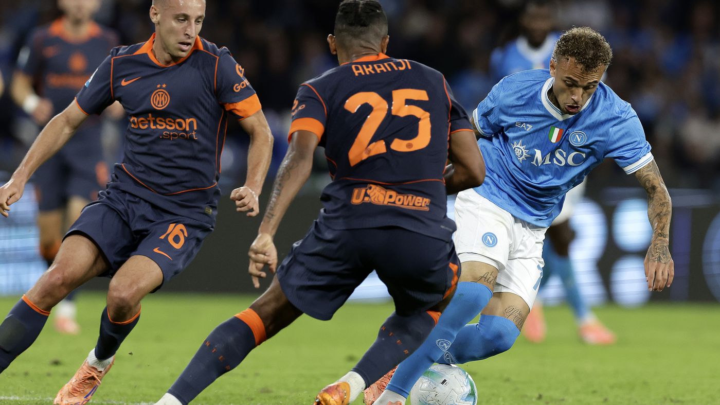 ما القنوات الناقلة لمباراة إنتر ونابولي في الدوري الإيطالي 2025-2026؟ وكيف تشاهدها عبر الإنترنت؟