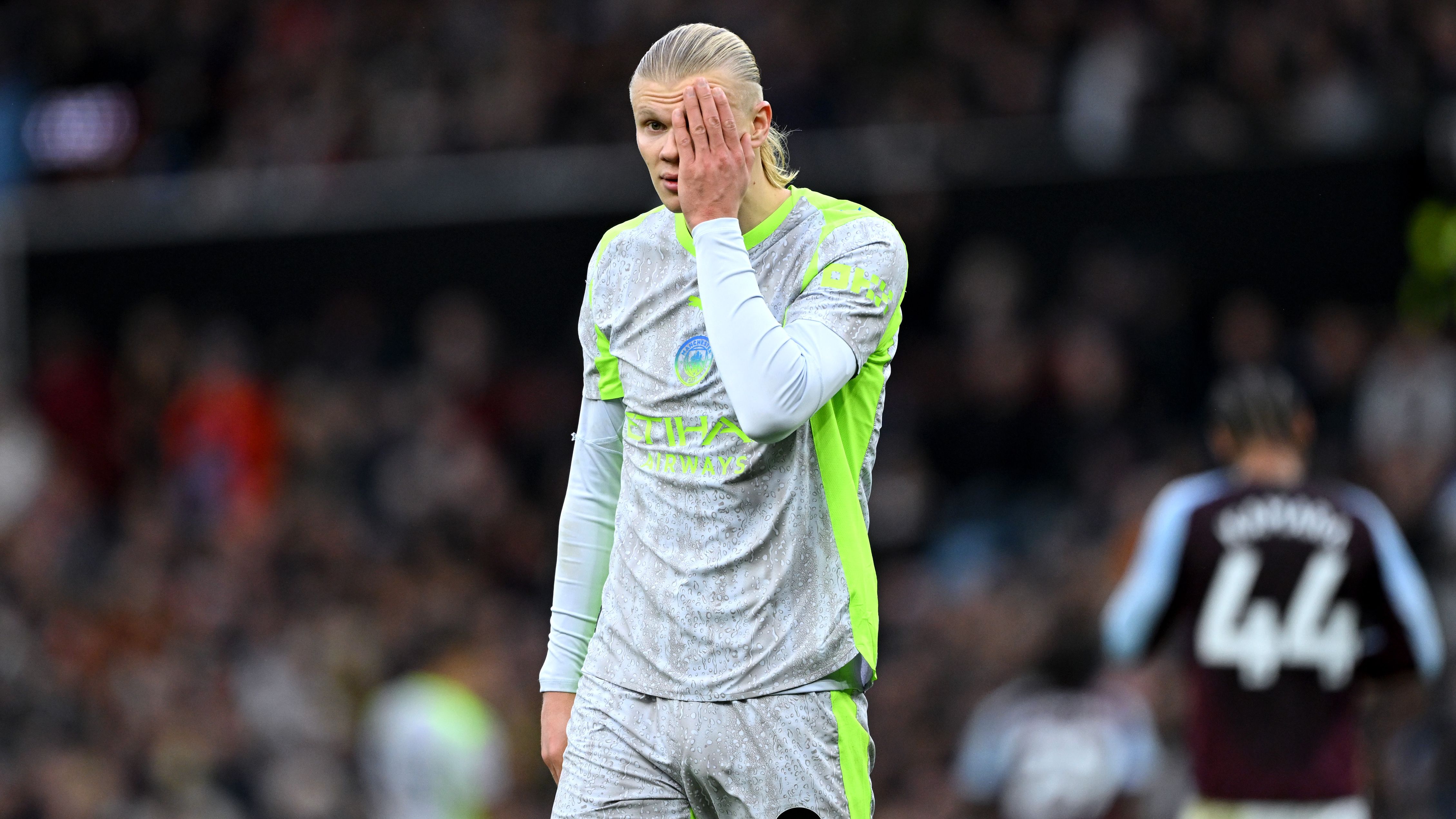 Aston Villa v Manchester City - Premier League