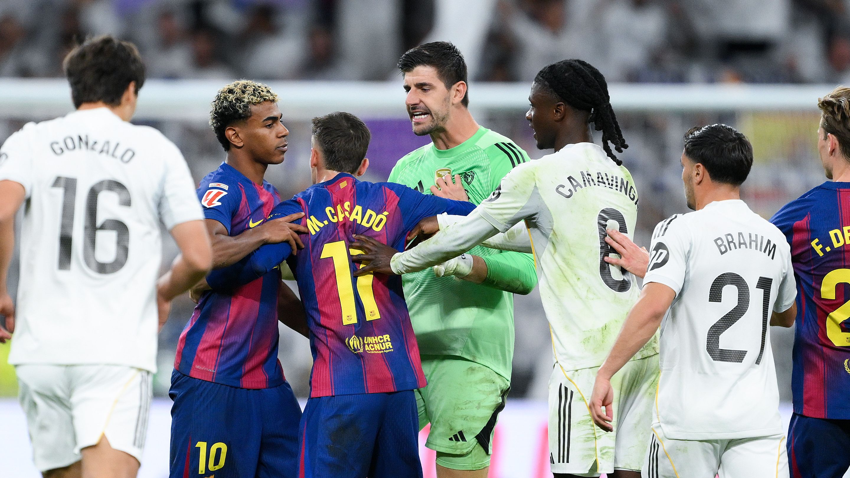 معركة الكلاسيكو: مفاجأة في تشكيل ريال مدريد