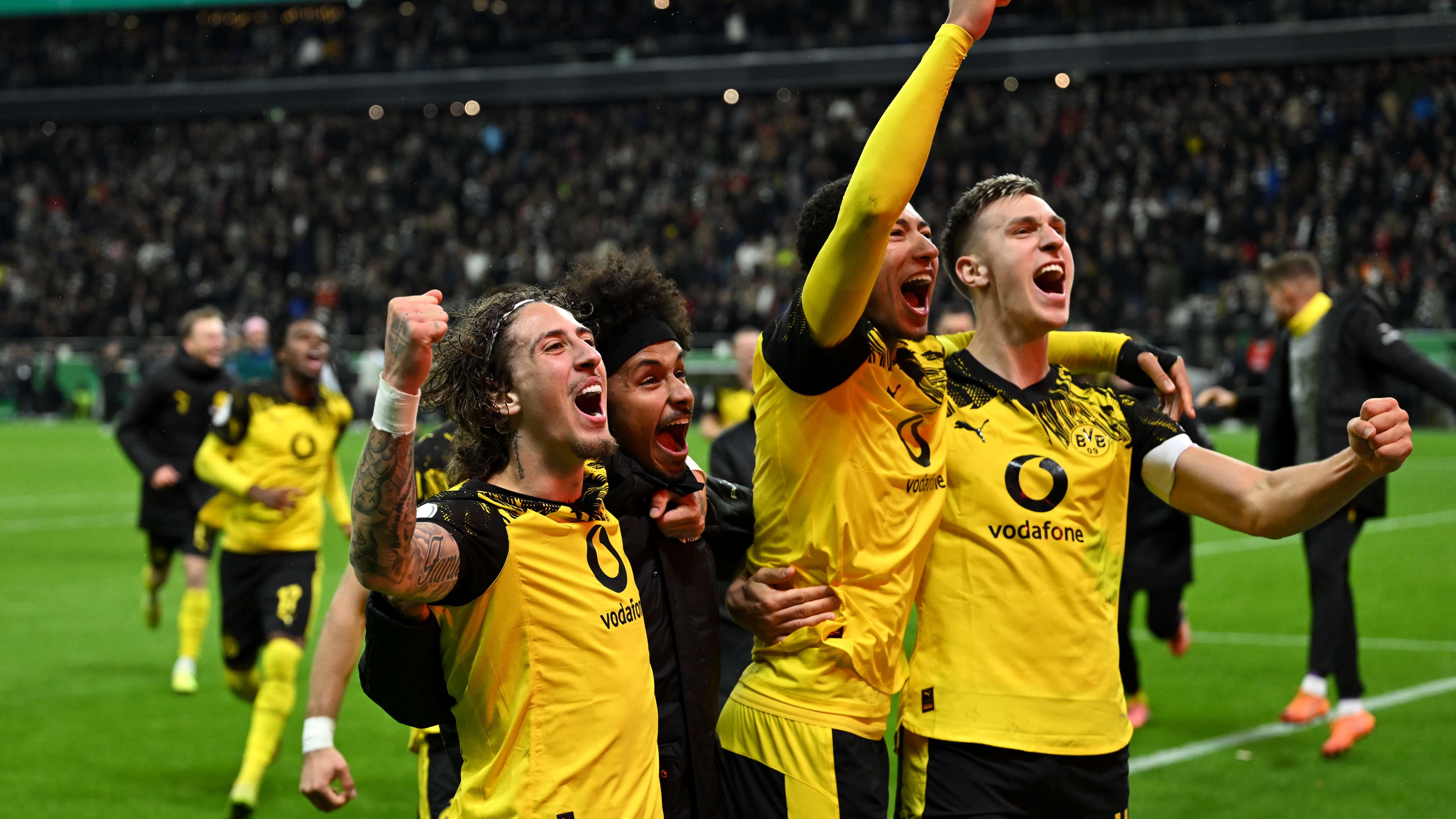 Eintracht Frankfurt v Borussia Dortmund - DFB Cup: Round Two