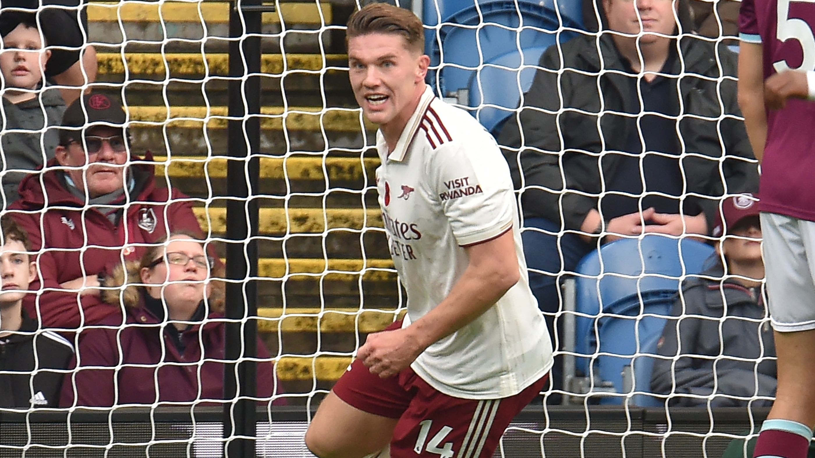 TOPSHOT-FBL-ENG-PR-BURNLEY-ARSENAL