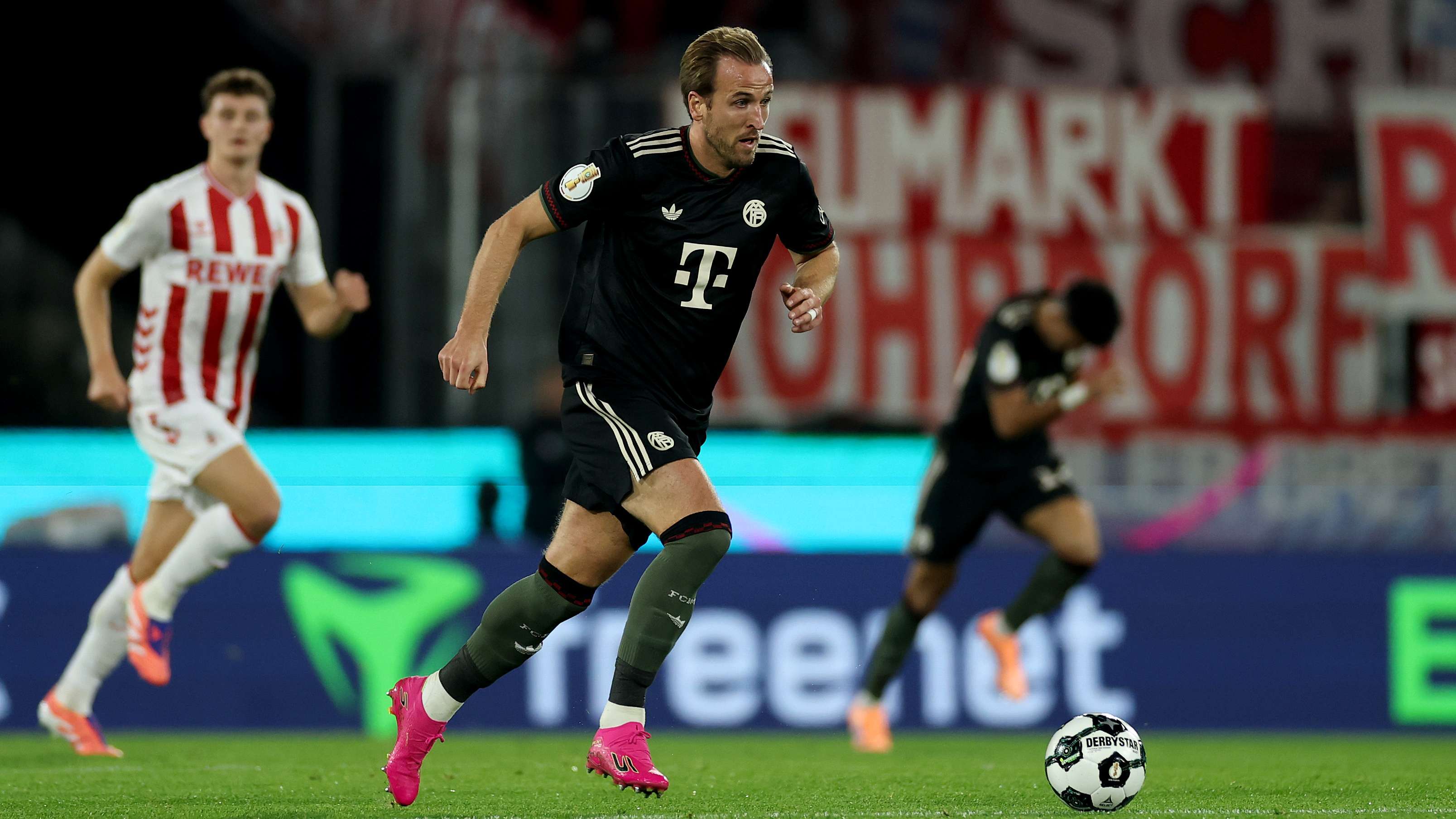 1. FC Köln v FC Bayern München - DFB Cup: Round Two