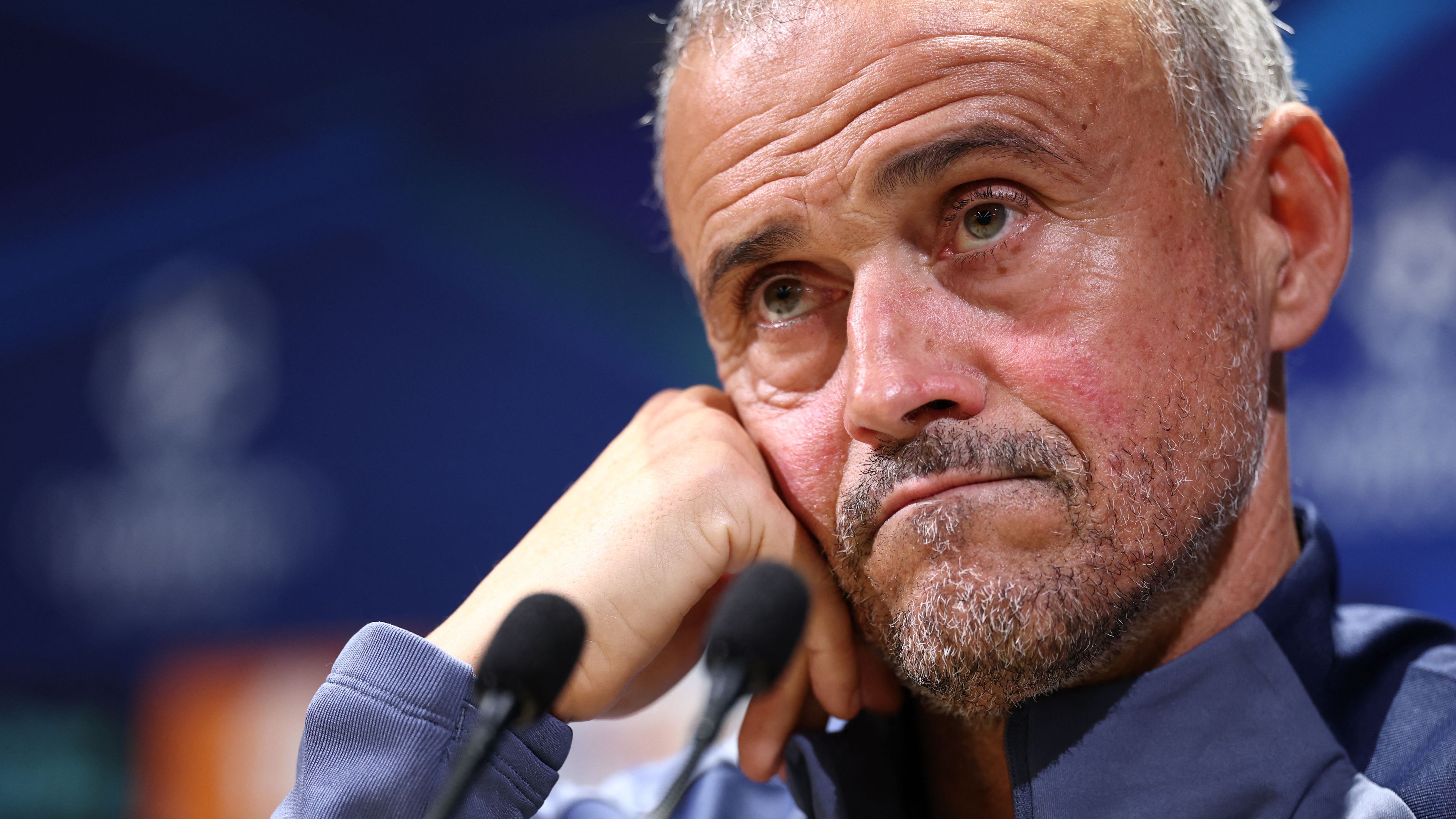 FBL-EUR-C1-PSG-PRESSER