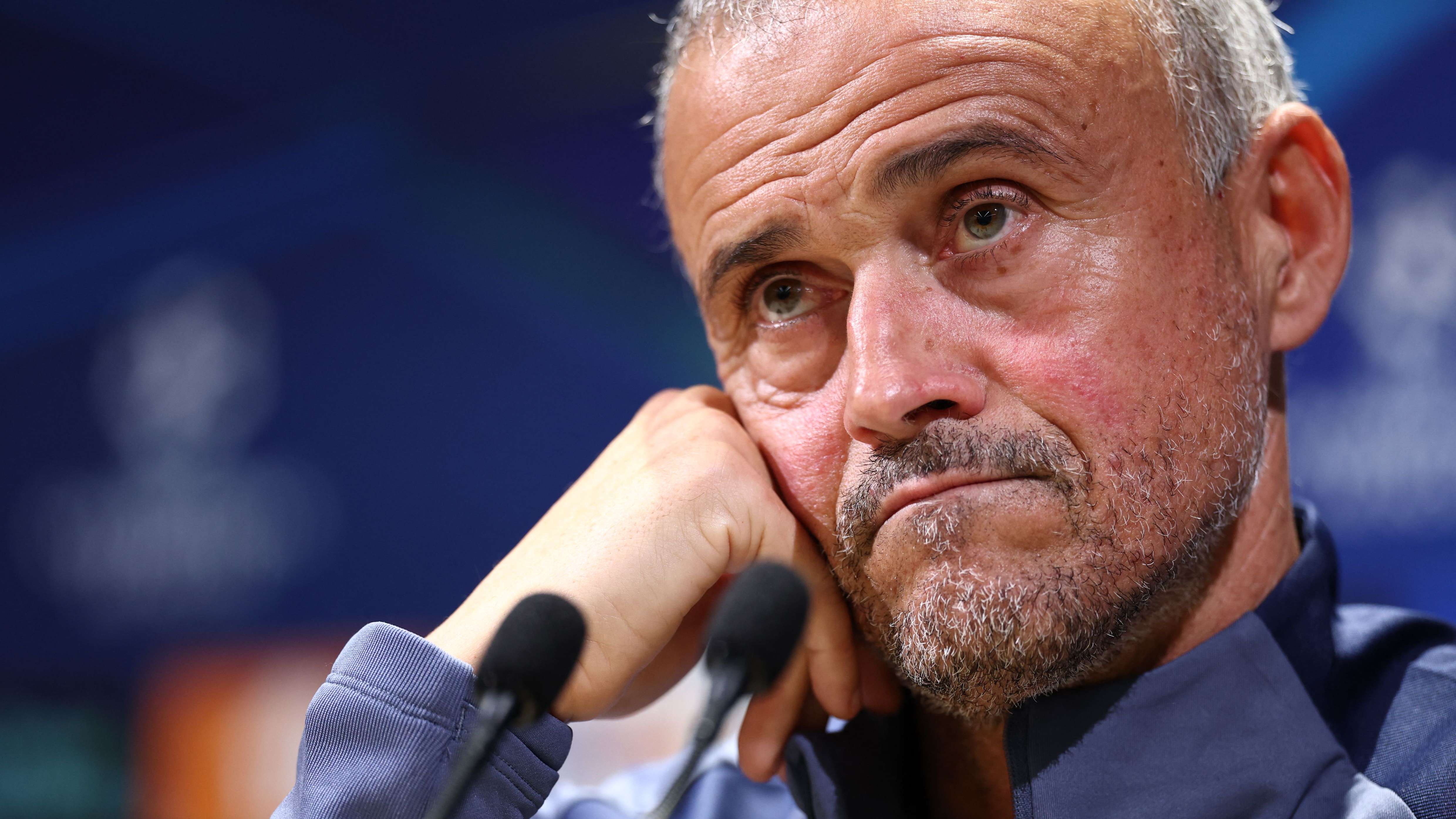 FBL-EUR-C1-PSG-PRESSER