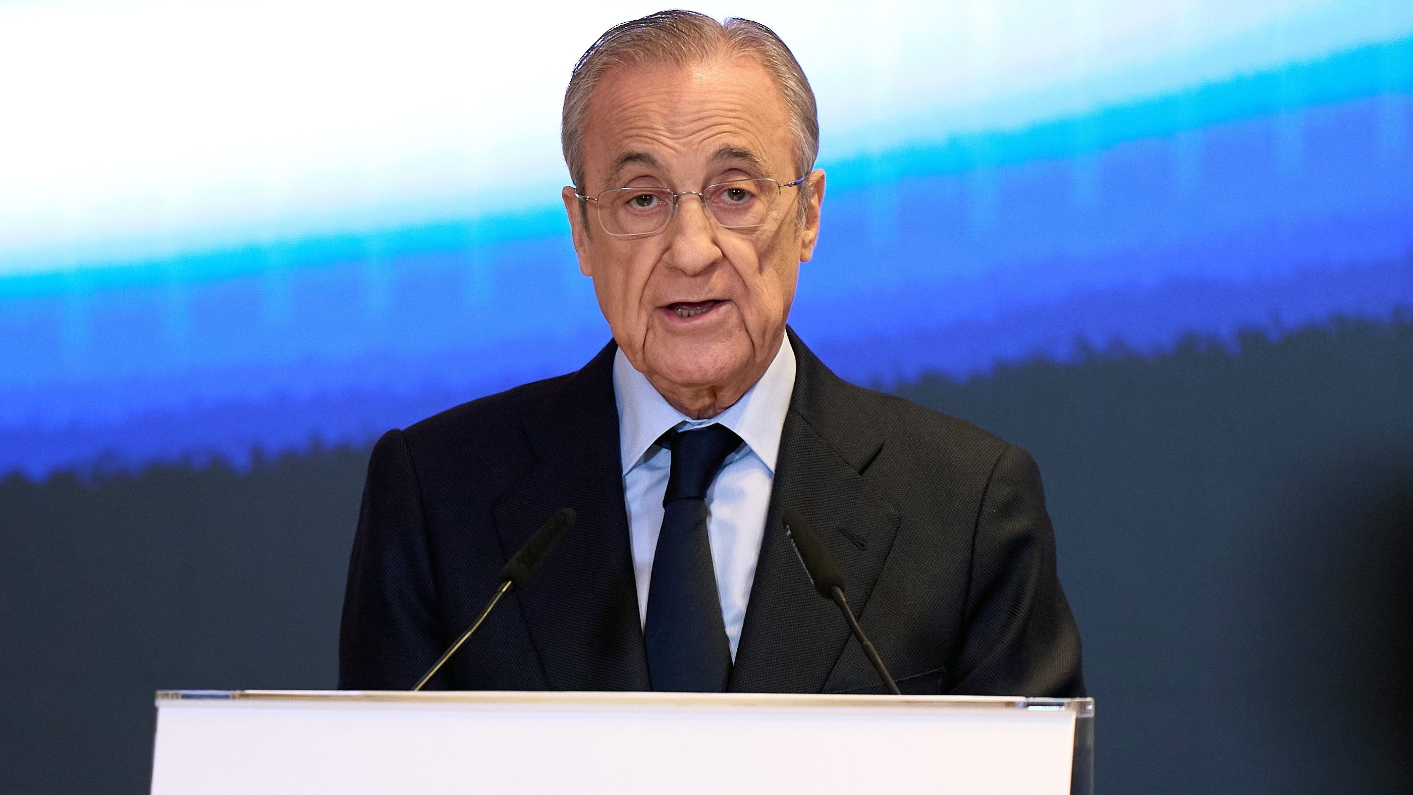 بيريز يرضخ.. كواليس الاجتماع السري الذي أنهى حرب السوبرليج بين ريال مدريد والاتحاد الأوروبي