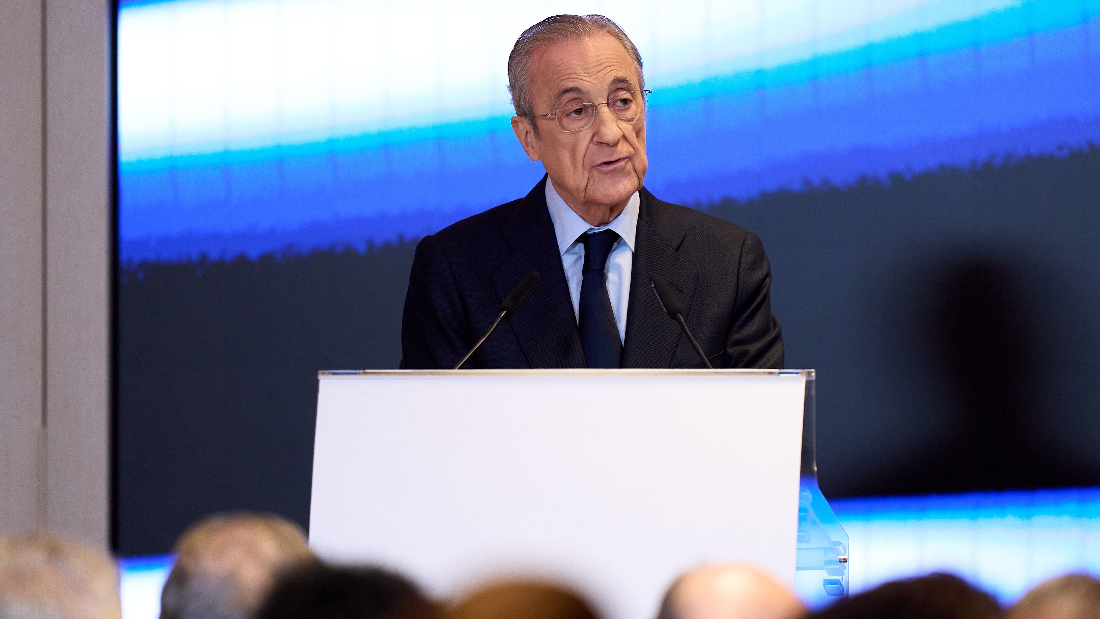 فلورنتينو بيريز ينهي الجدل حول مستقبل فينيسيوس جونيور مع ريال مدريد
