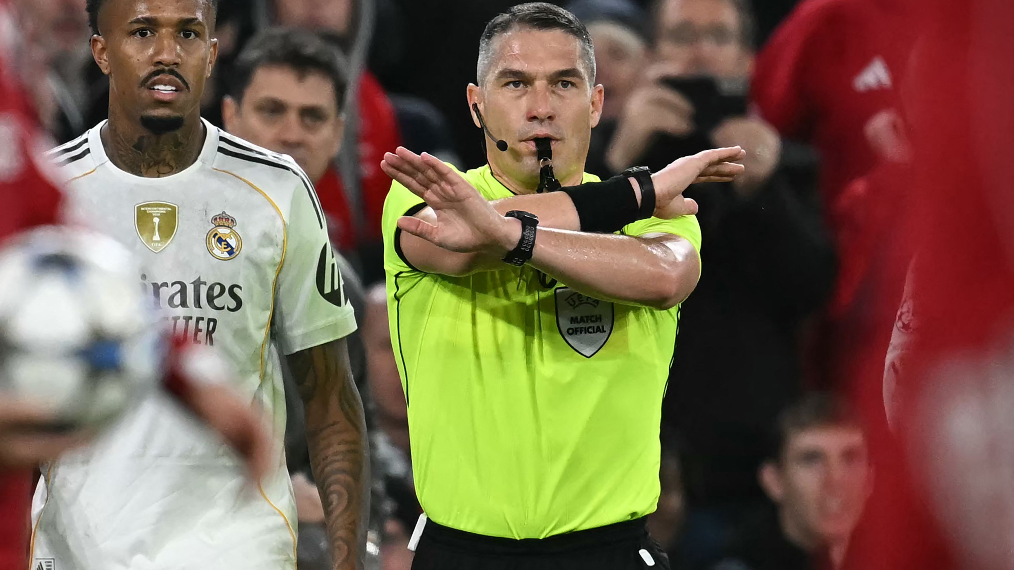 حكم مباراة ليفربول وريال مدريد