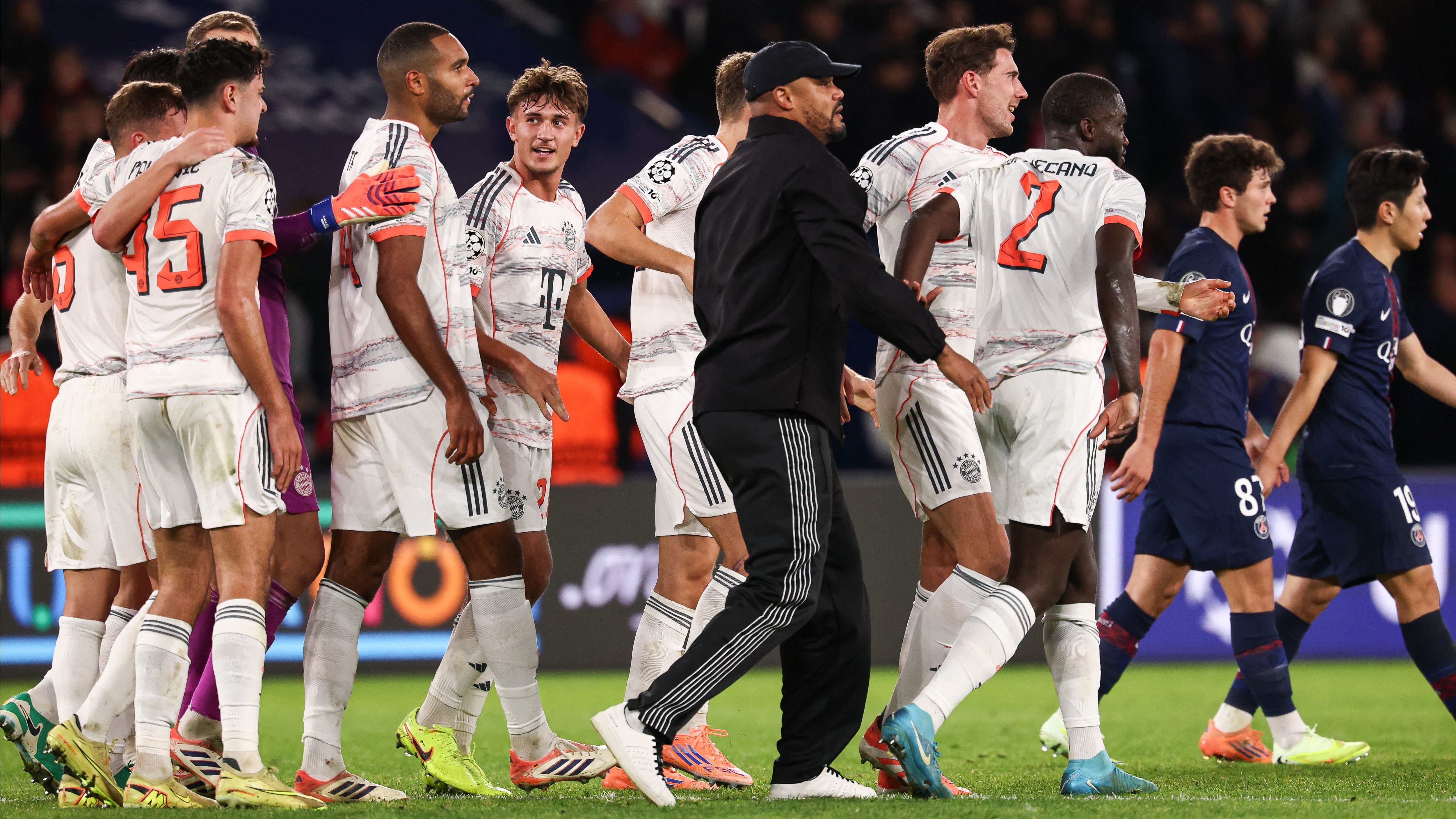 拜仁慕尼黑女足对阵尤尼恩柏林的比赛照片