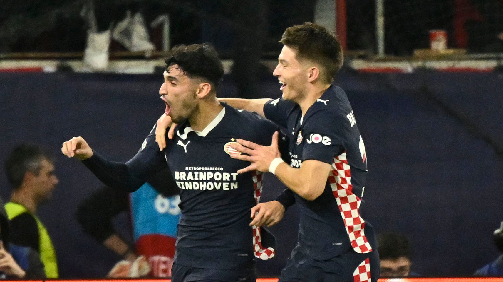 TOPSHOT-FBL-EUR-C1-OLYMPIAKOS-PSV