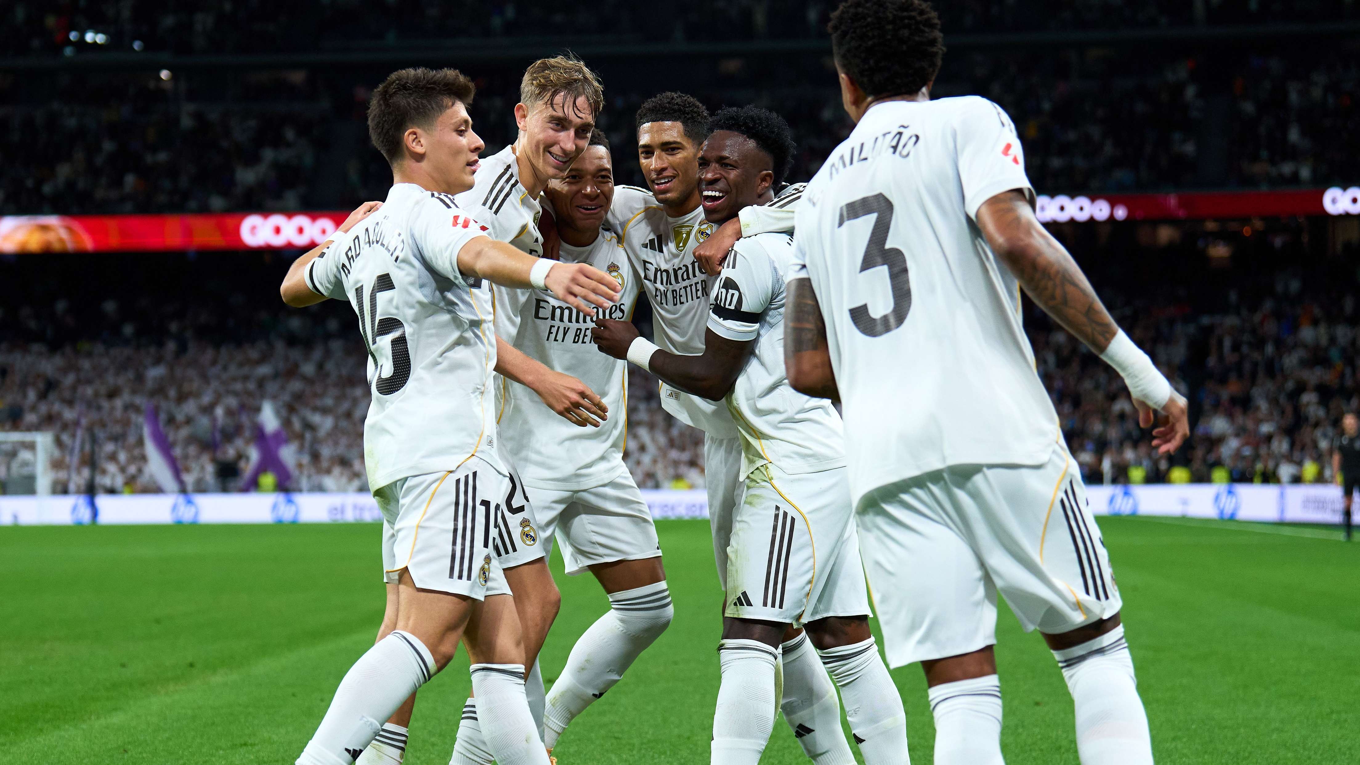 Real Madrid CF v Valencia CF - LaLiga EA Sports