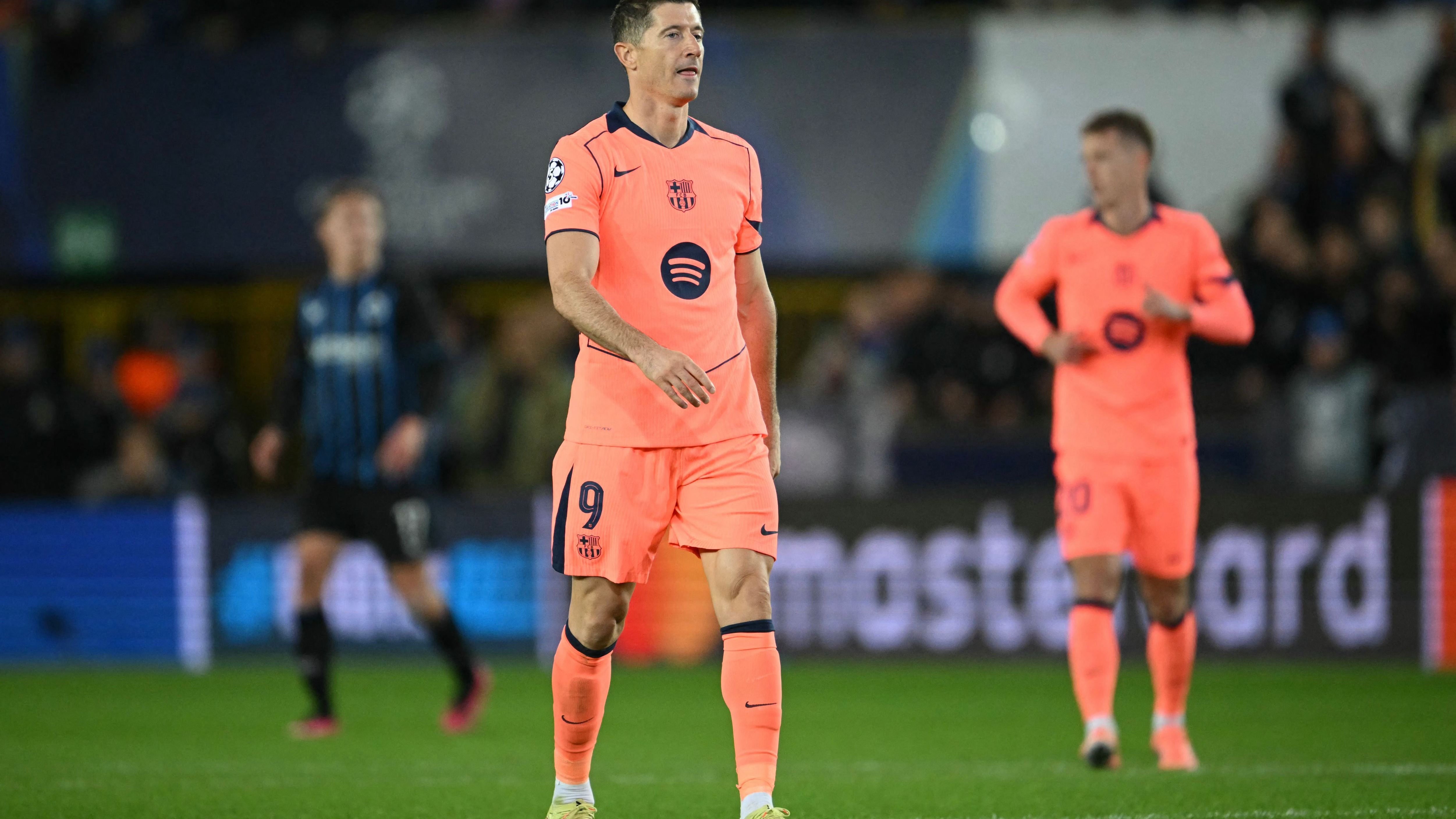 تجديد عقد ليفاندوفسكي