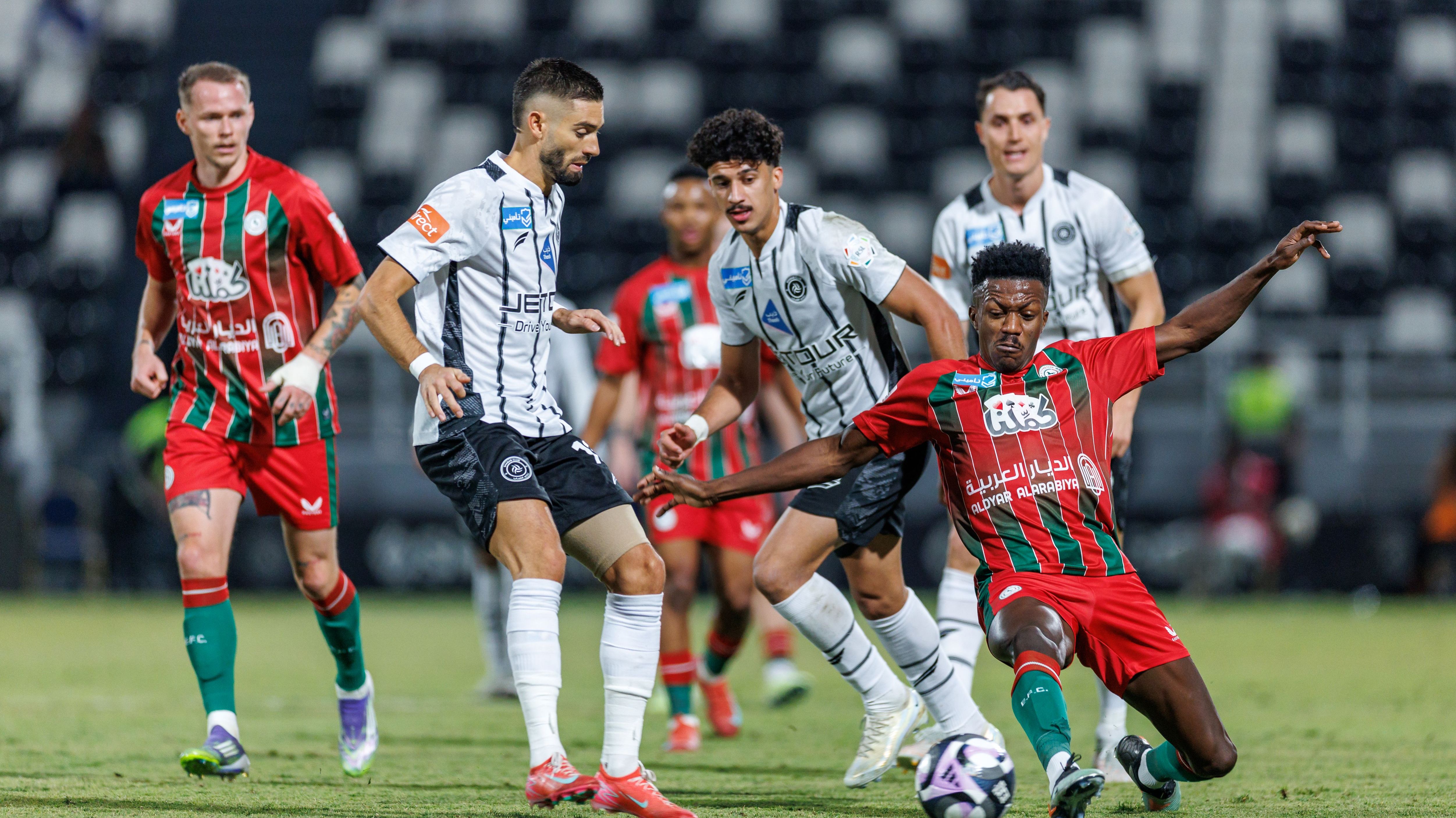 Gardien Georgiy Bushchan au Shabab, suspendu FIFA pour une dette envers Dynamo Kyiv dans la Saudi Pro League