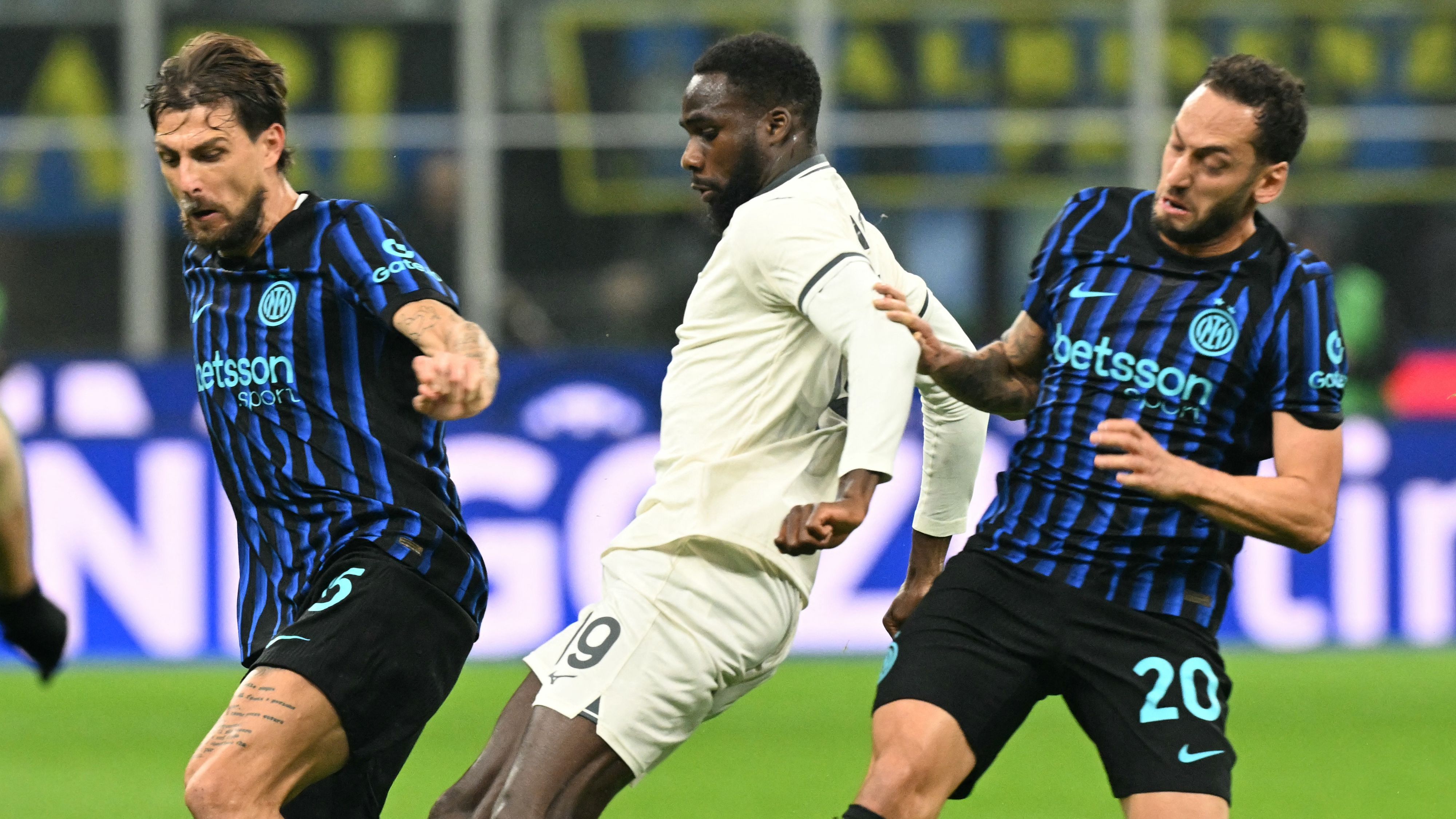 Acerbi trasferimento Hilal Cancelo Inter Barcellona mercato