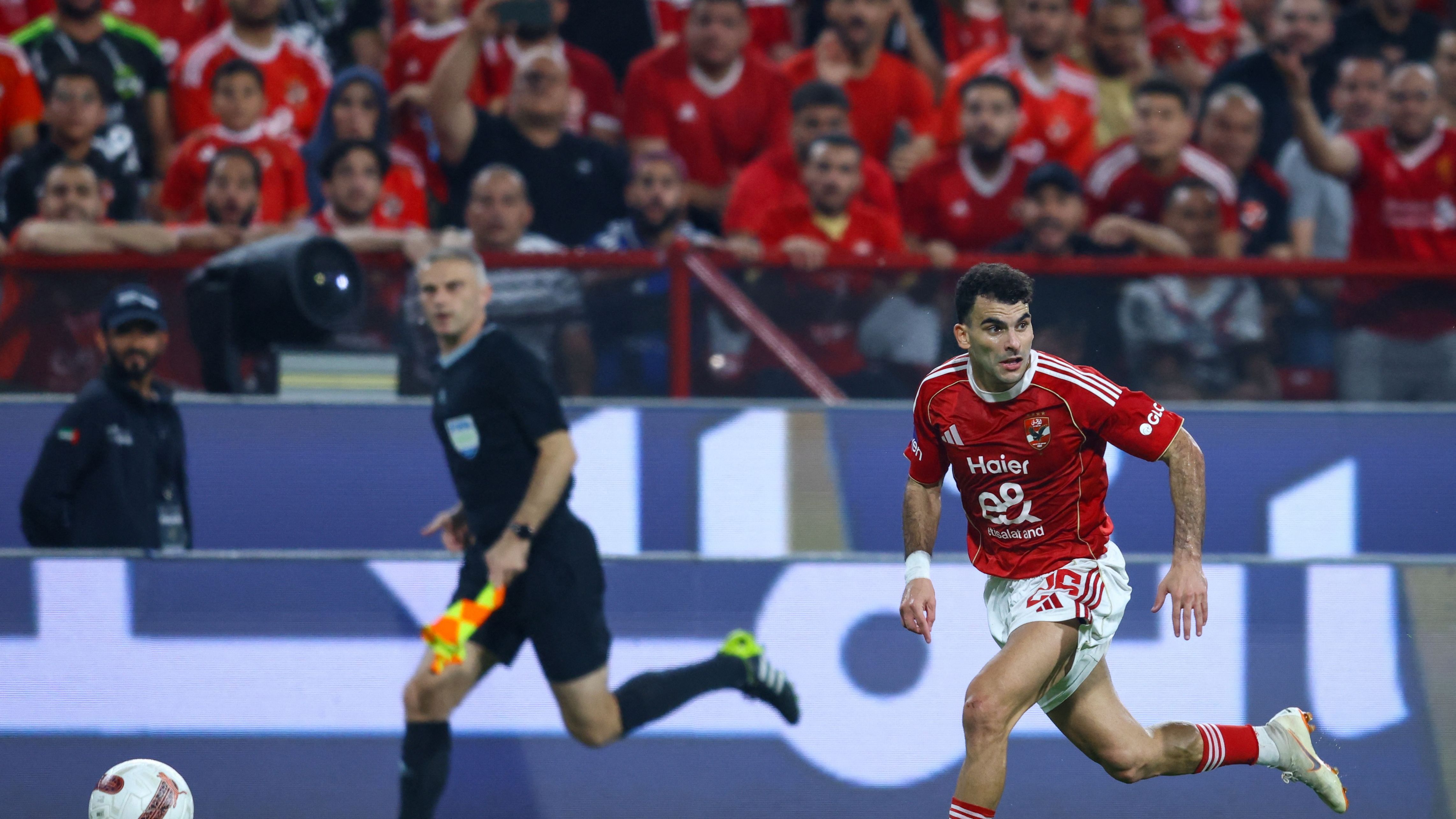 Zizou blessé lors du match Al Ahly Bank Al Ahly Getty Images
