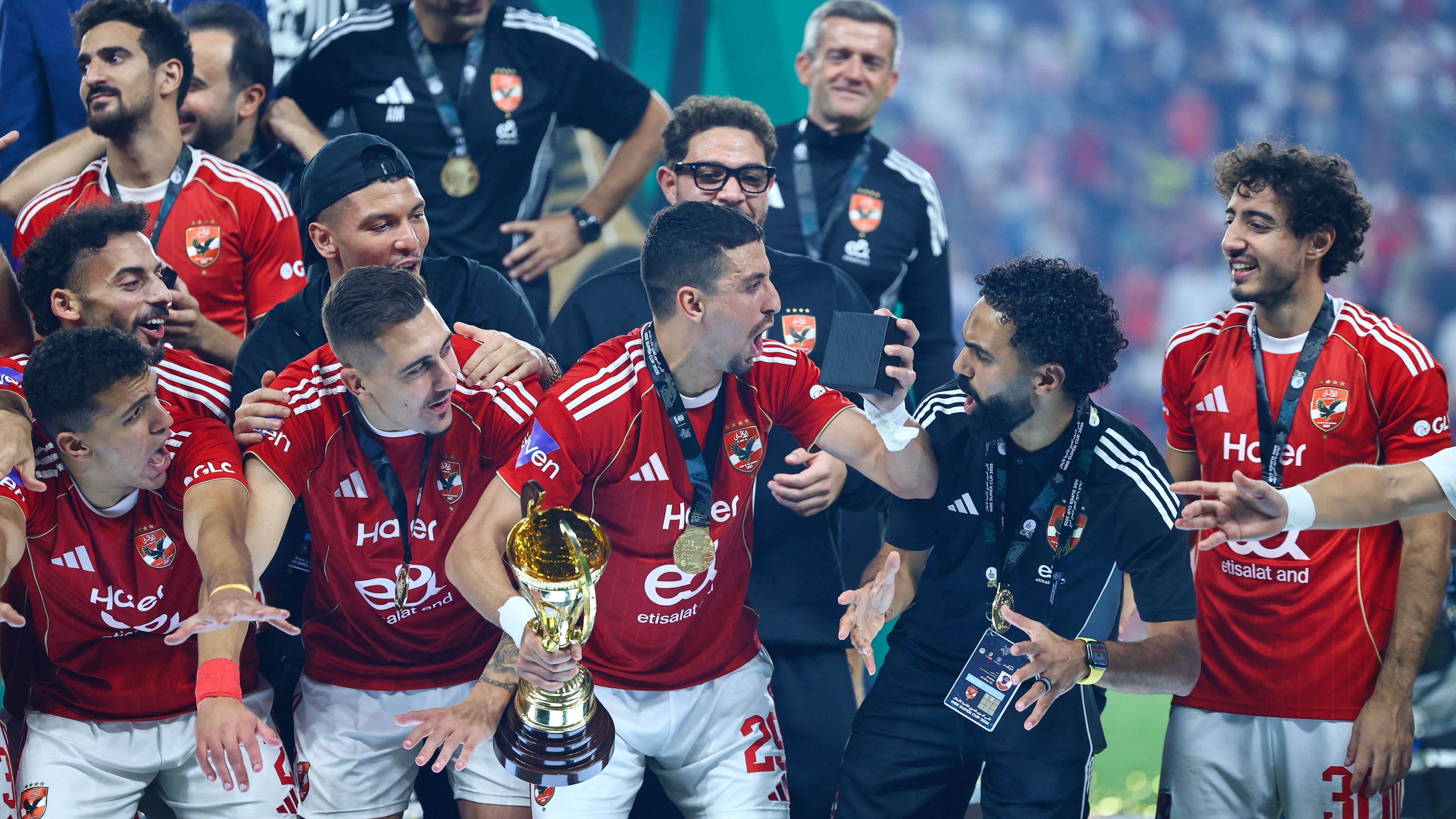 Al Ahly preparado para anunciar la llegada de Hadi Riyad