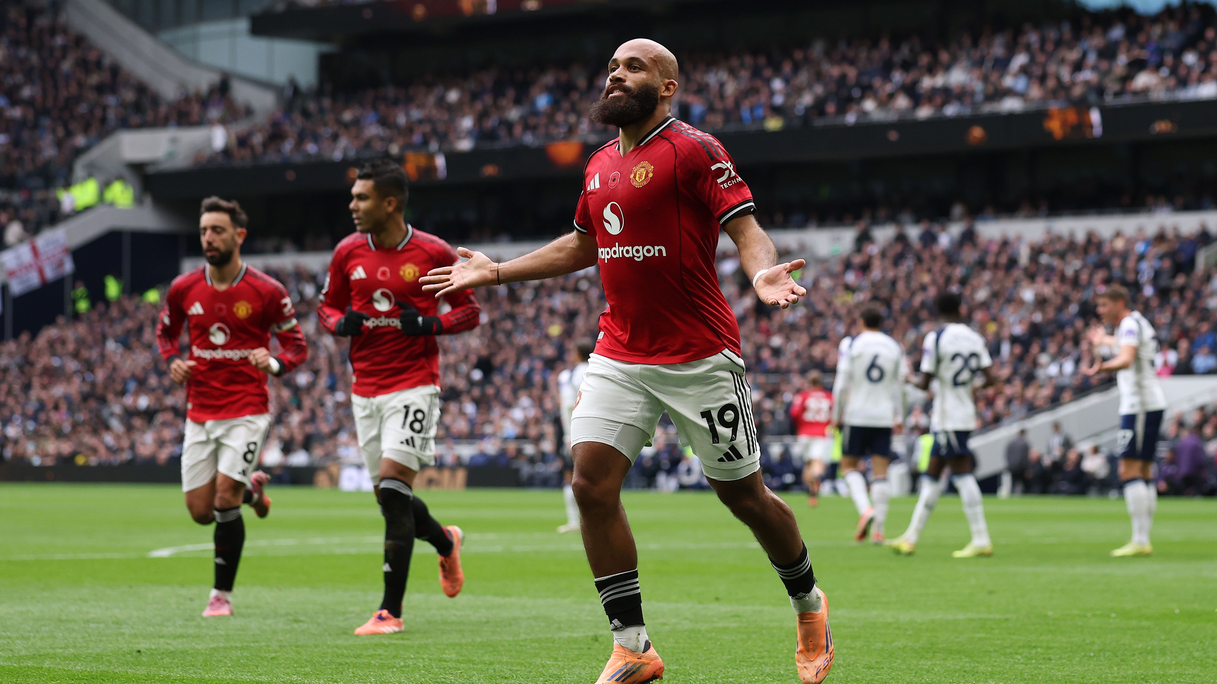 曼联对热刺 英超 2-2 德里赫特头槌 终场前平局