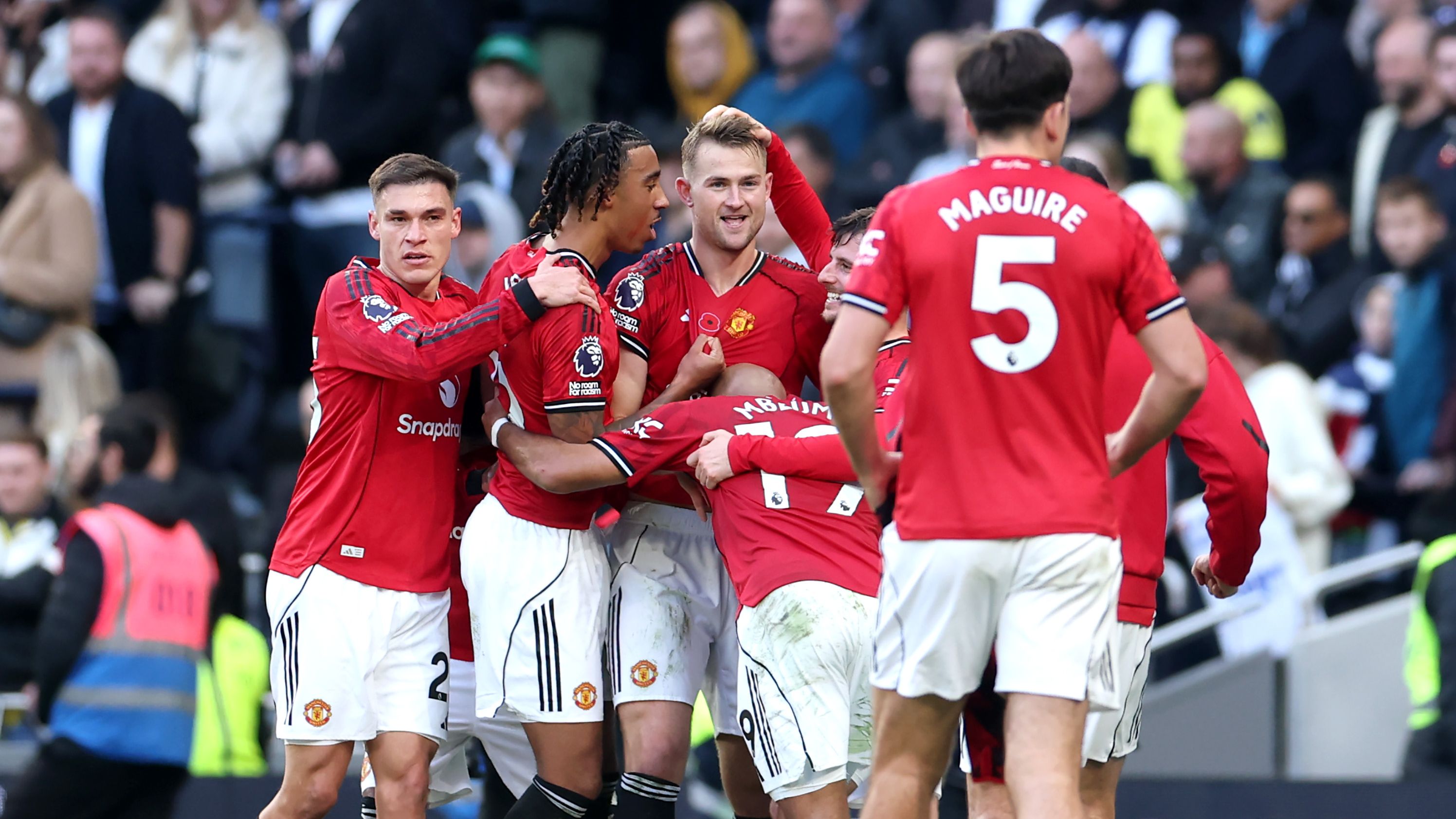 Tottenham Hotspur v Manchester United - Premier League