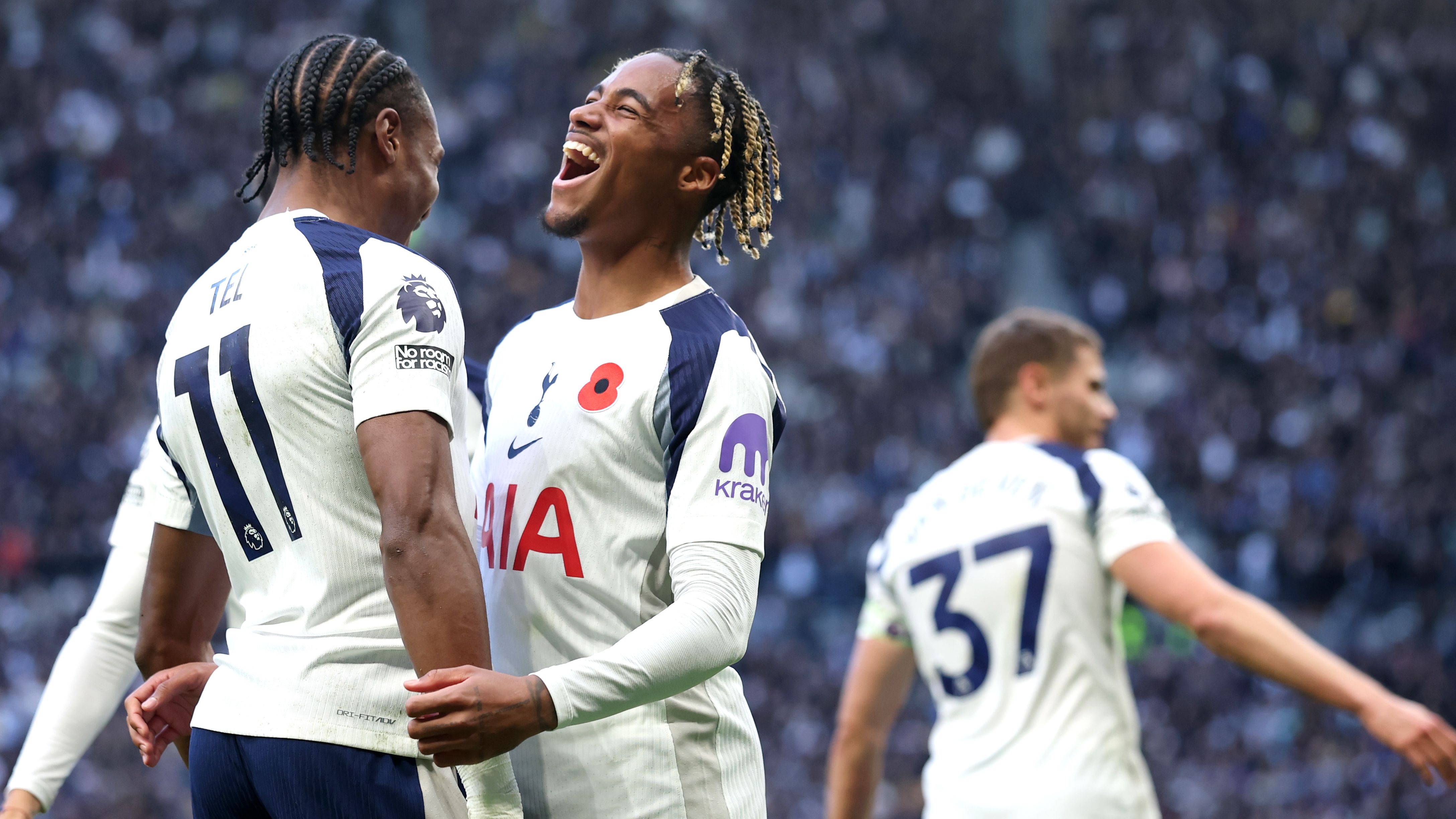 Tottenham Hotspur v Manchester United - Premier League