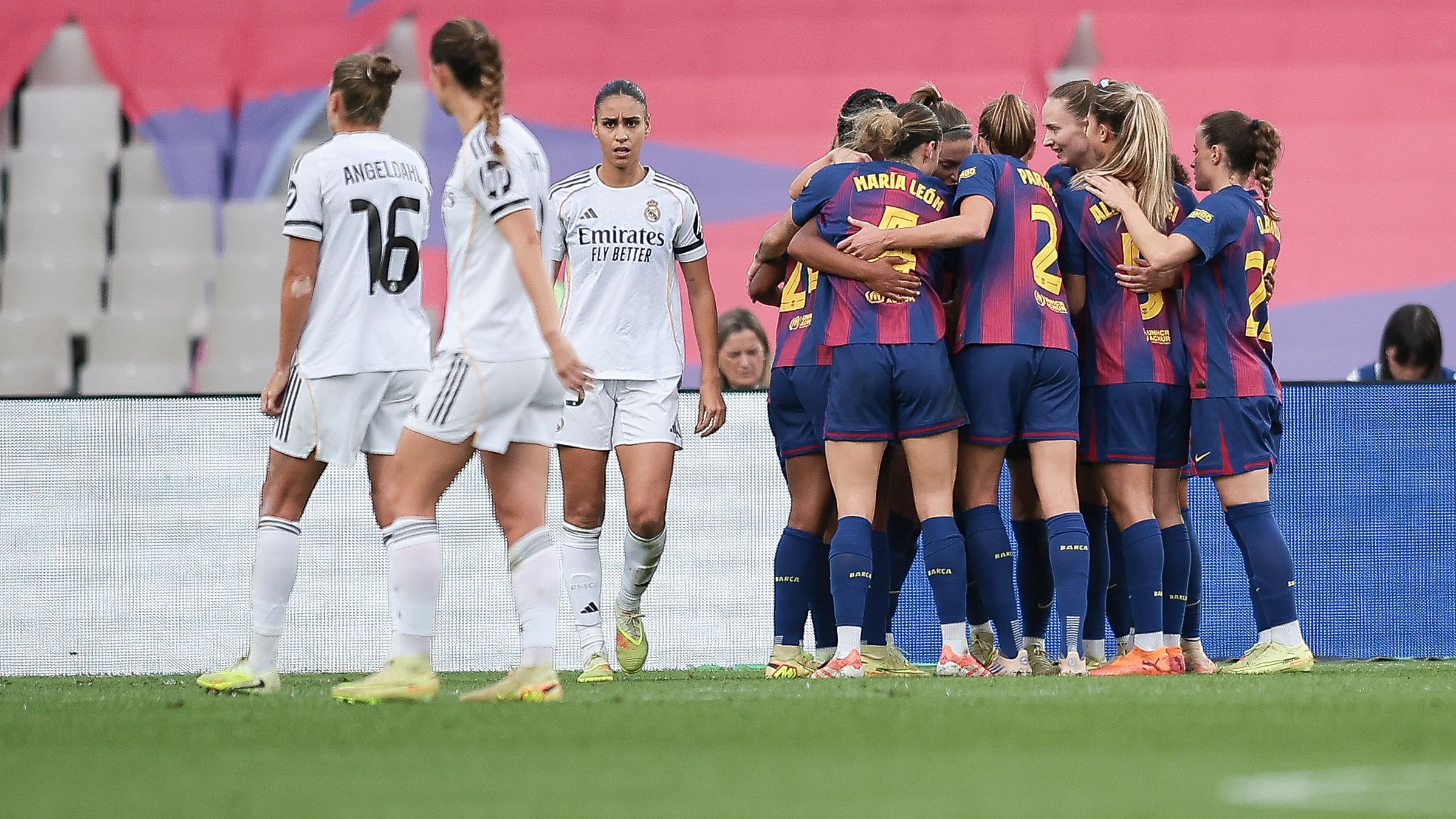 巴塞罗那女足对皇家马德里女足4-0 蒙特朱伊克 女足德比