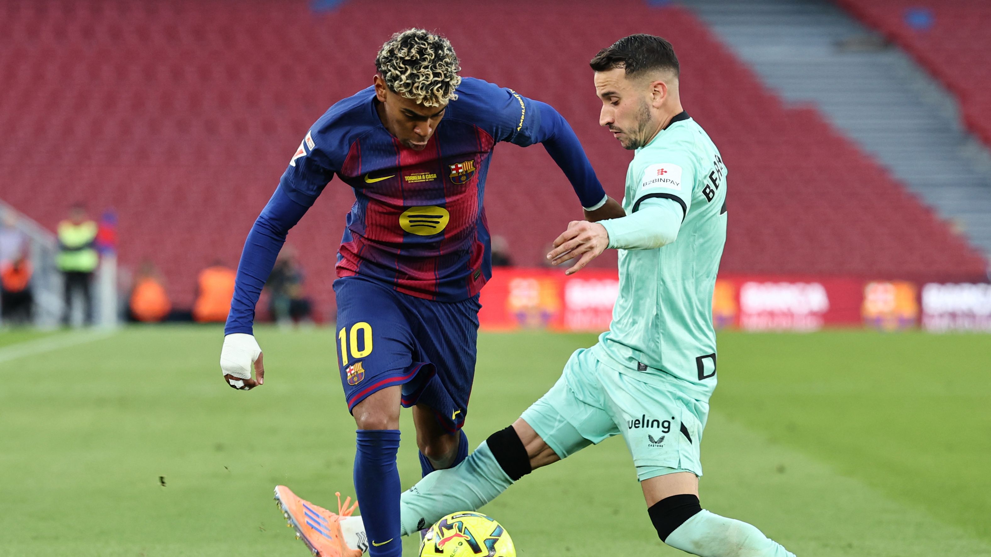 CORRECTION / FBL-ESP-LIGA-BARCELONA-ATHLETIC BILBAO