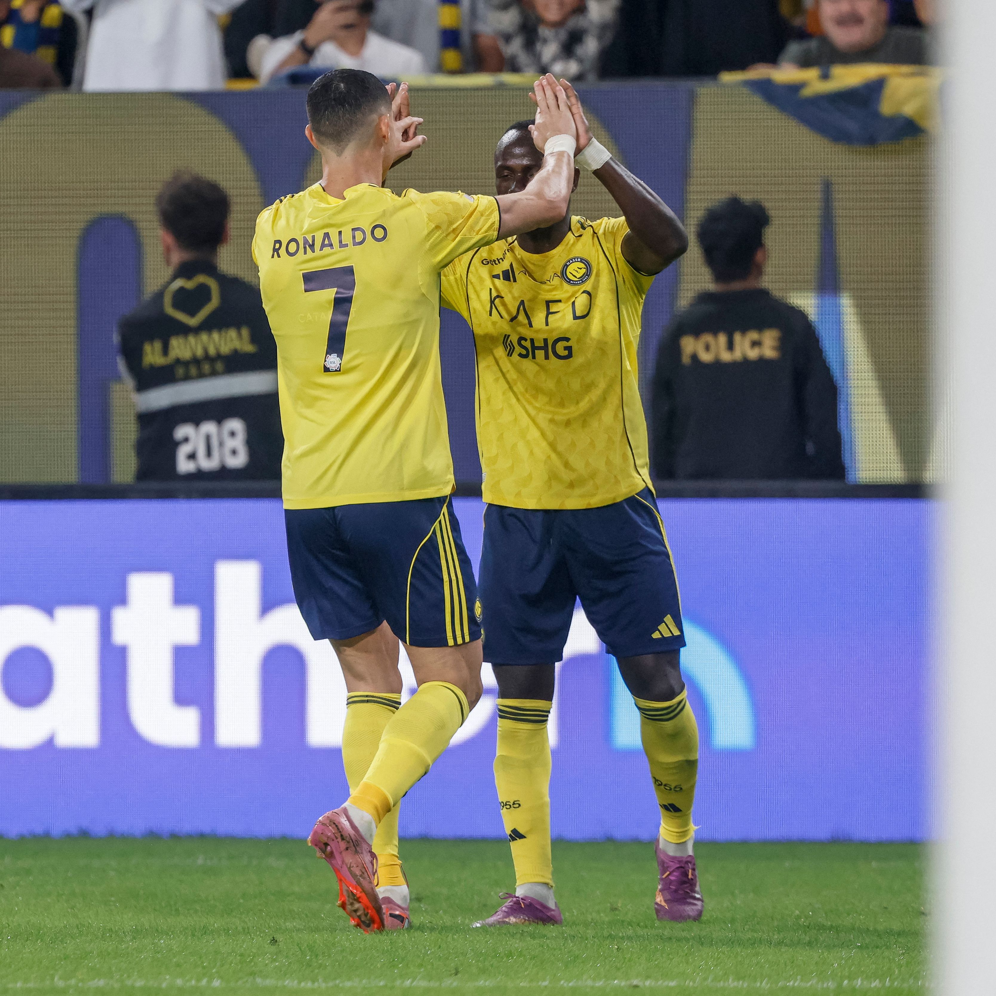 Ronaldo and Mane share a moment during Al-Nassr training in Saudi Arabia