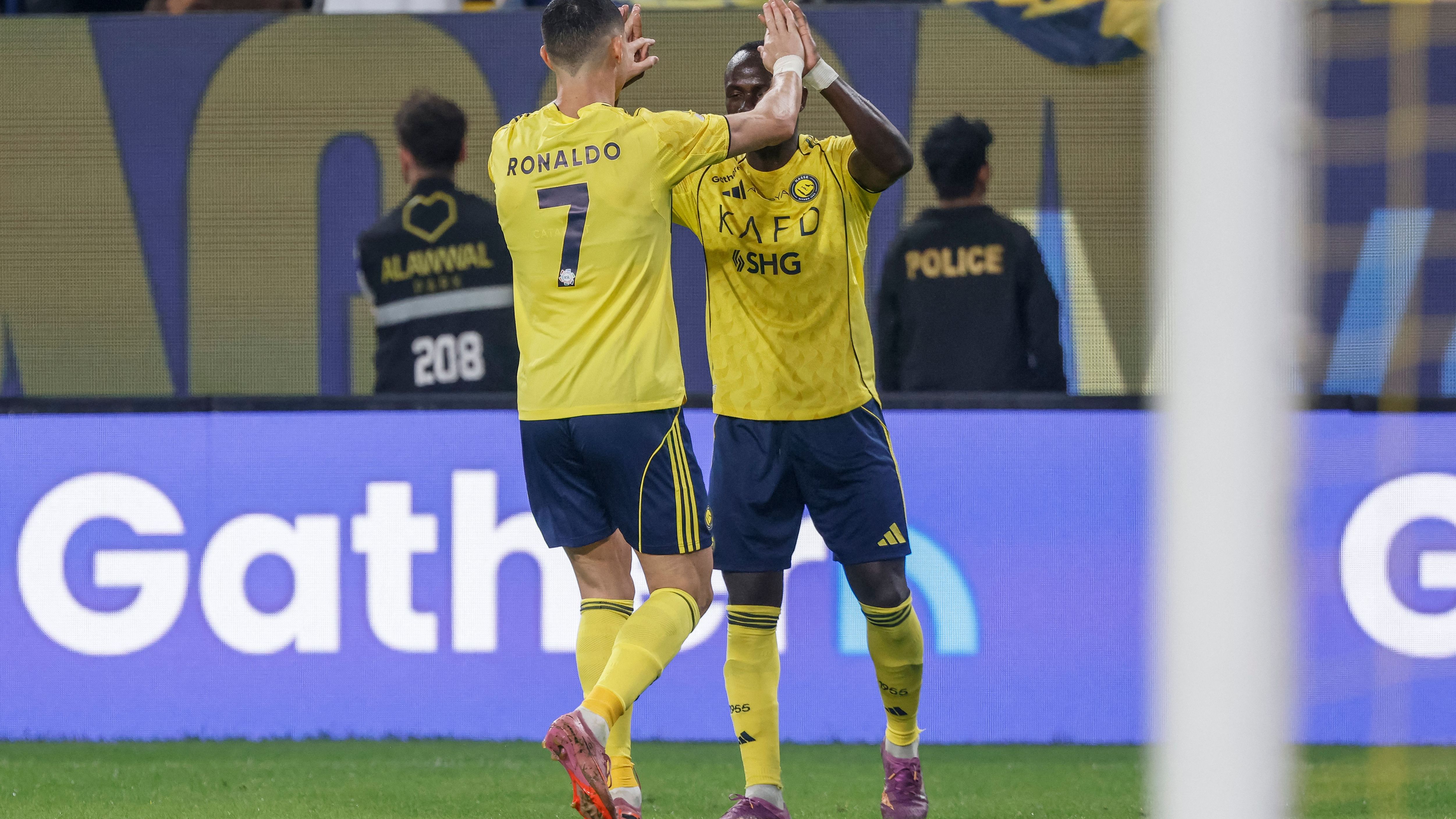 Ronaldo e Mane durante l'allenamento dell'Al-Nassr a Riyad