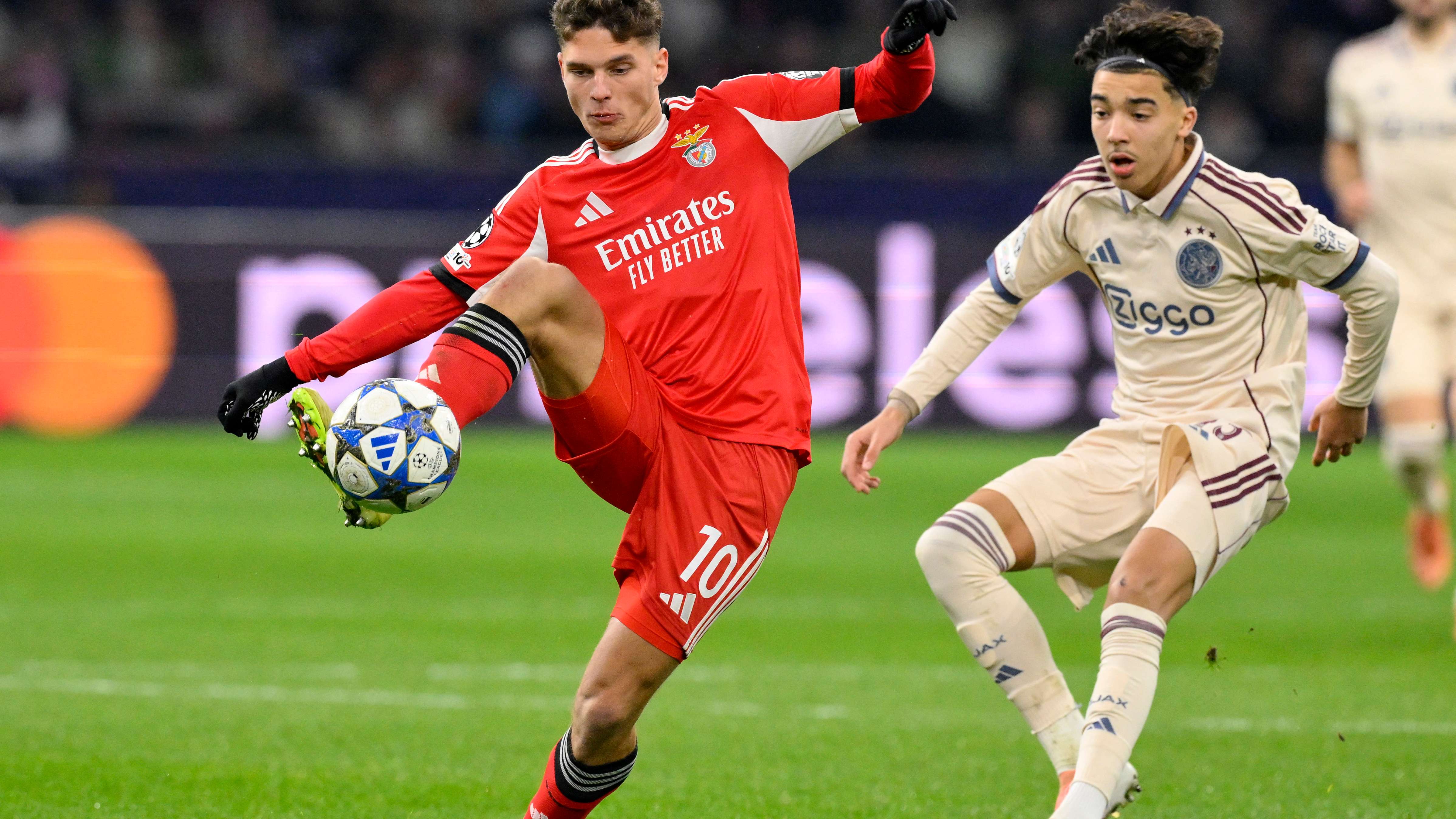 FBL-EUR-C1-AJAX-BENFICA