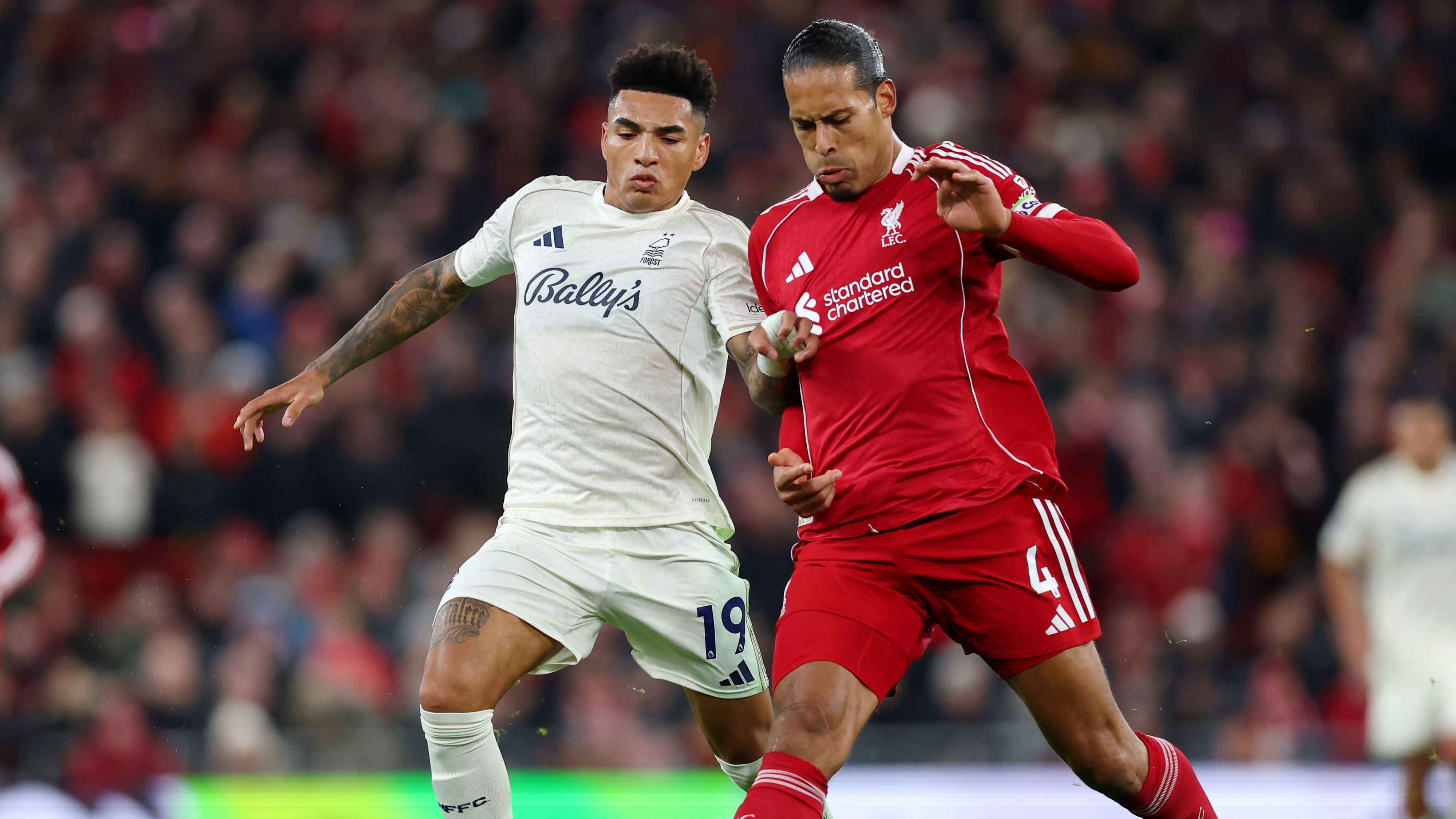 利物浦 对 诺丁汉森林 英超 比赛 照片