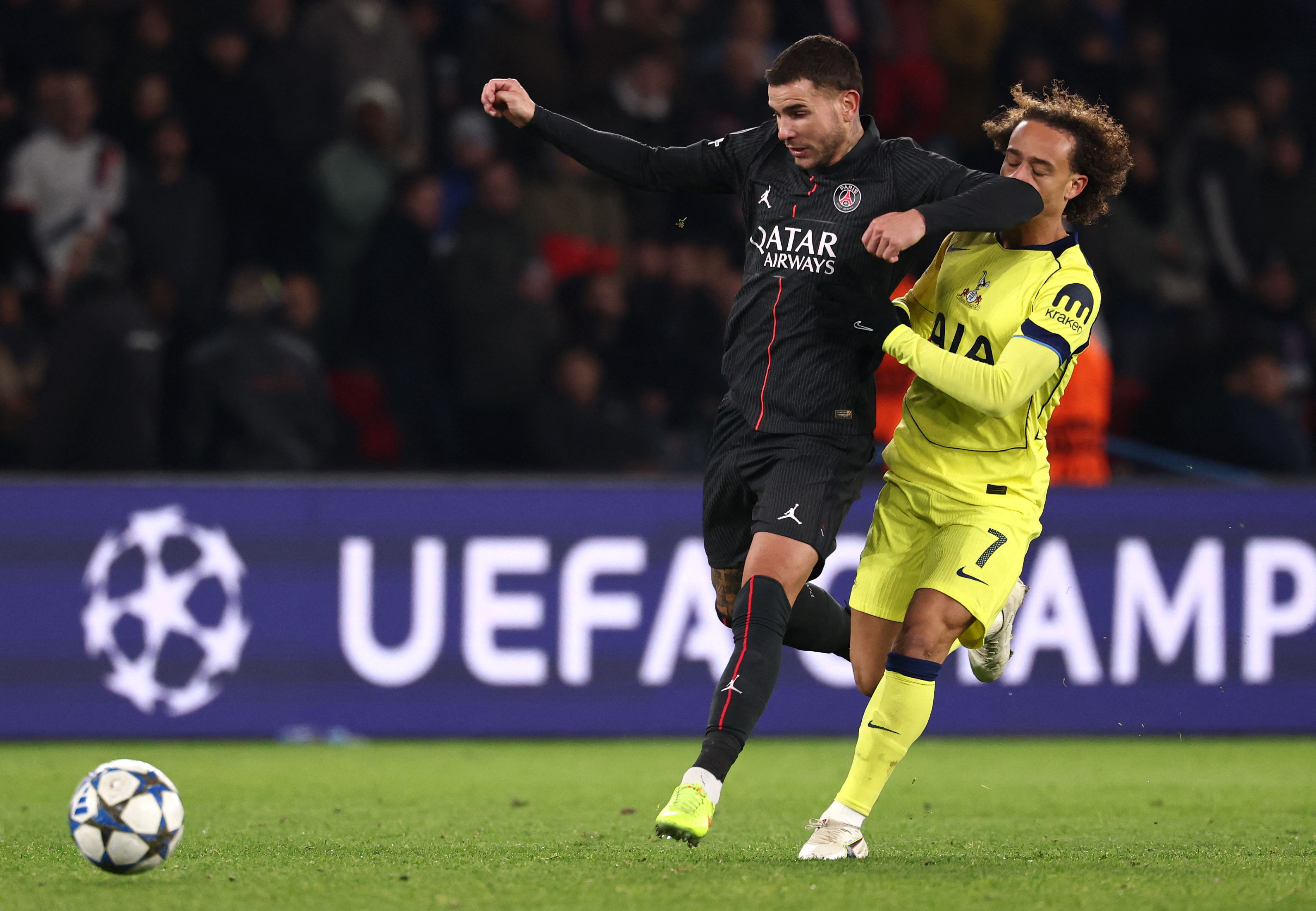 TOPSHOT-FBL-EUR-C1-PSG-TOTTENHAM