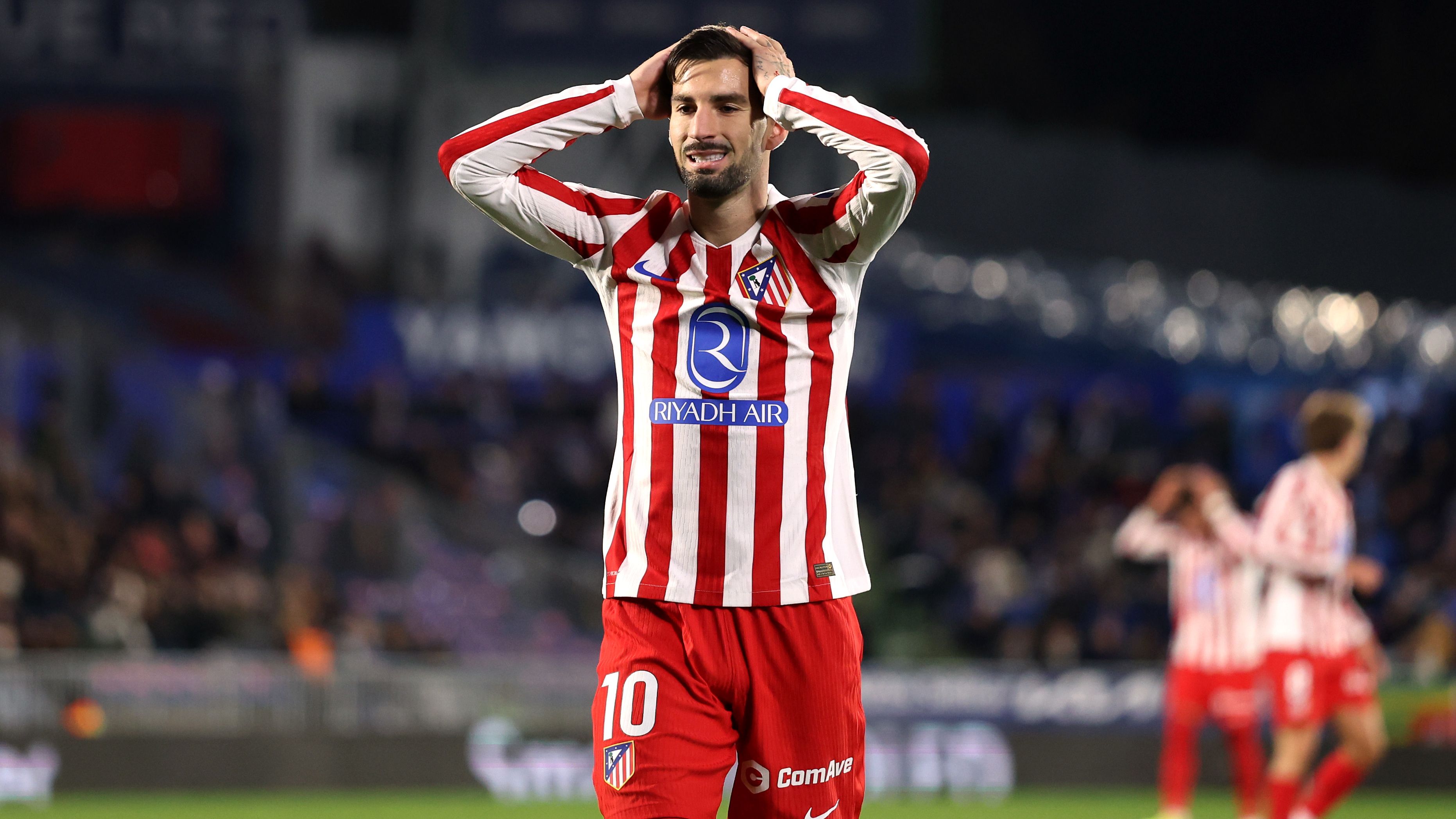 جماهير أتلتيكو مدريد تستعد لاستقبال حاشد للفريق قبل مواجهة برشلونة في دوري الأبطال